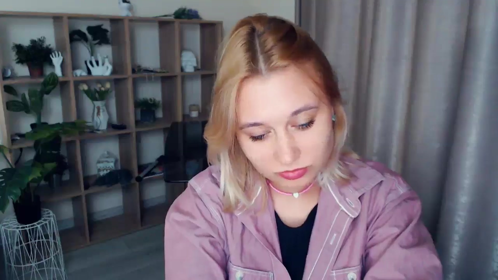 Gallery image thumbnail from Kukla_kolduna's myfreecams stream on, 02/08/2025, 16:20 image 14 of 20