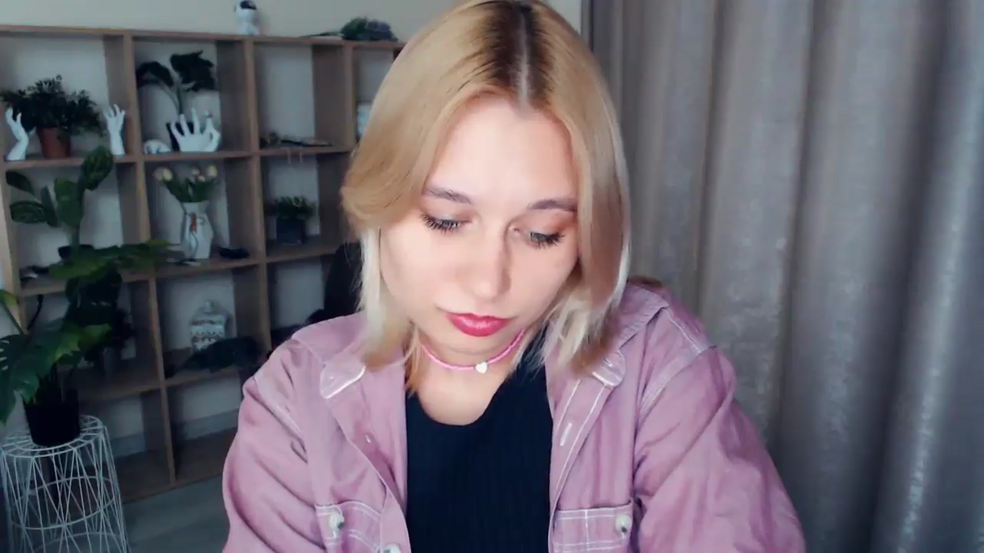 Gallery image thumbnail from Kukla_kolduna's myfreecams stream on, 02/08/2025, 17:19 image 12 of 20