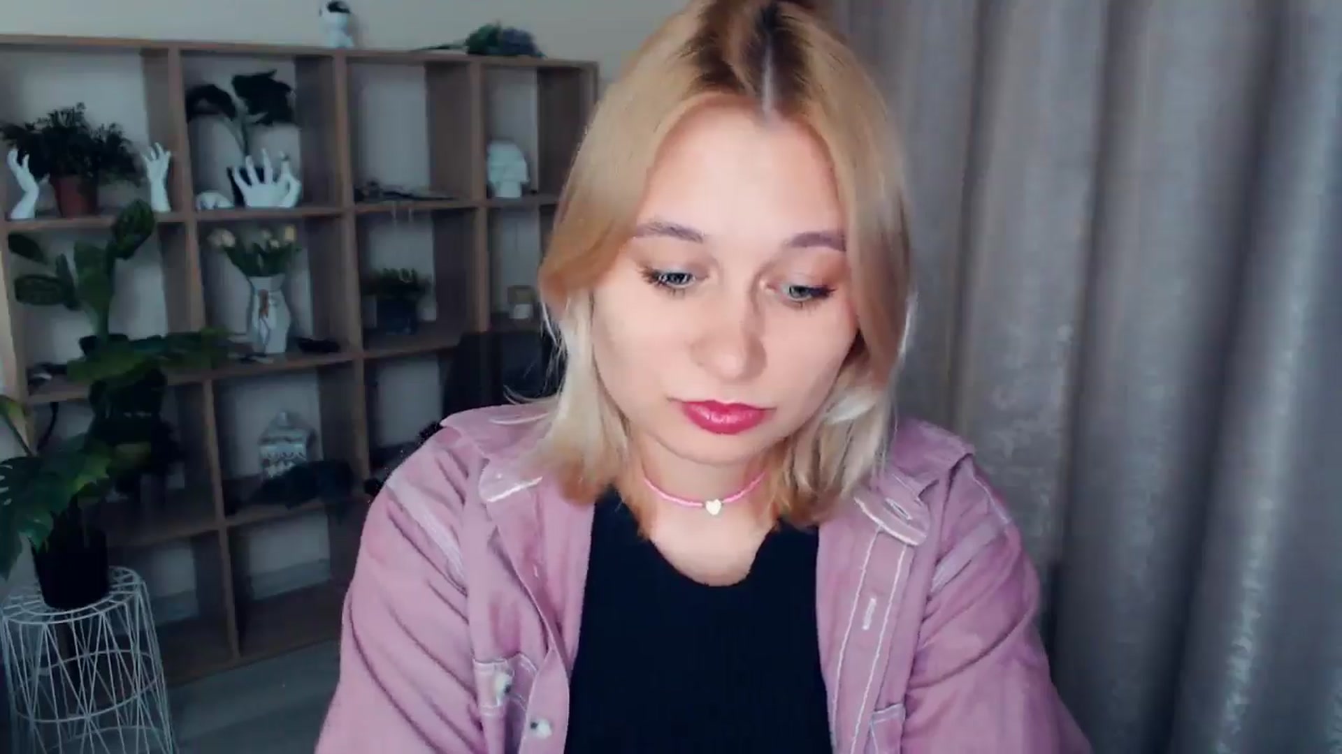 Gallery image thumbnail from Kukla_kolduna's myfreecams stream on, 02/08/2025, 17:19 image 13 of 20