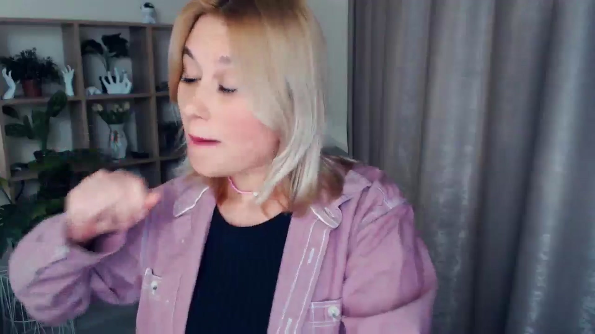 Gallery image thumbnail from Kukla_kolduna's myfreecams stream on, 02/08/2025, 18:36 image 17 of 20