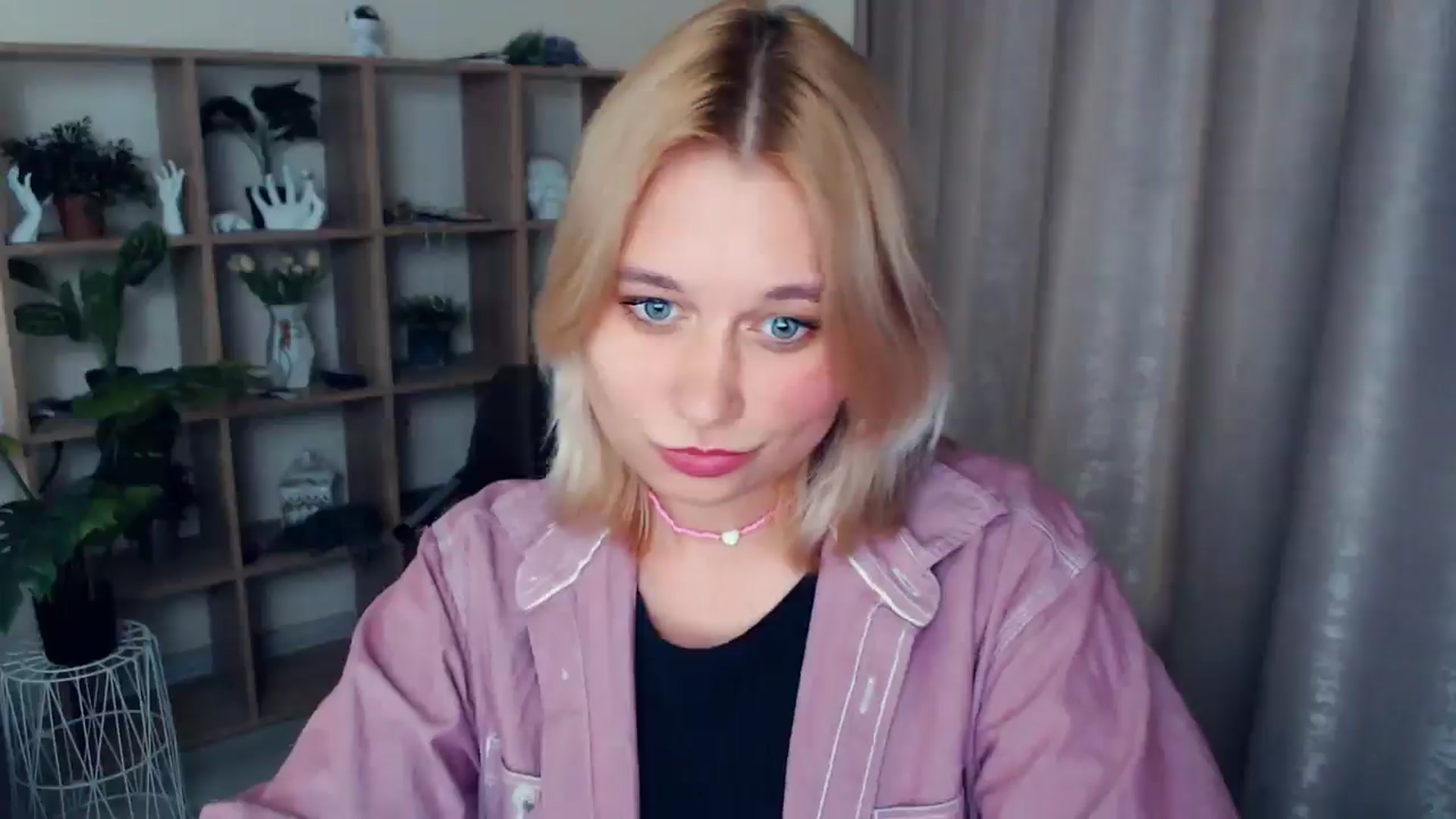 Gallery image thumbnail from Kukla_kolduna's myfreecams stream on, 02/08/2025, 18:36 image 19 of 20