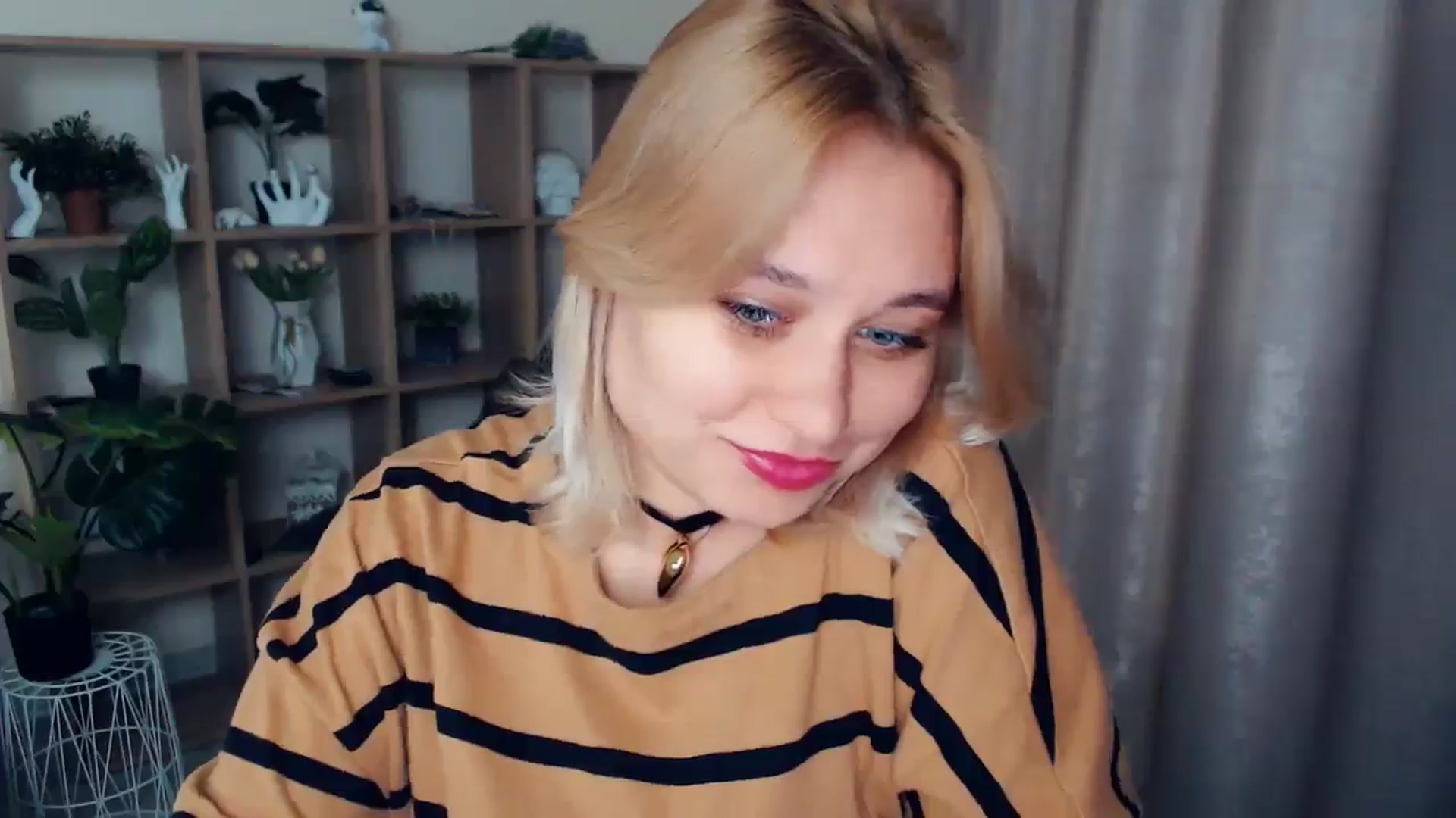 Gallery image thumbnail from Kukla_kolduna's myfreecams stream on, 02/09/2025, 16:20 image 14 of 20