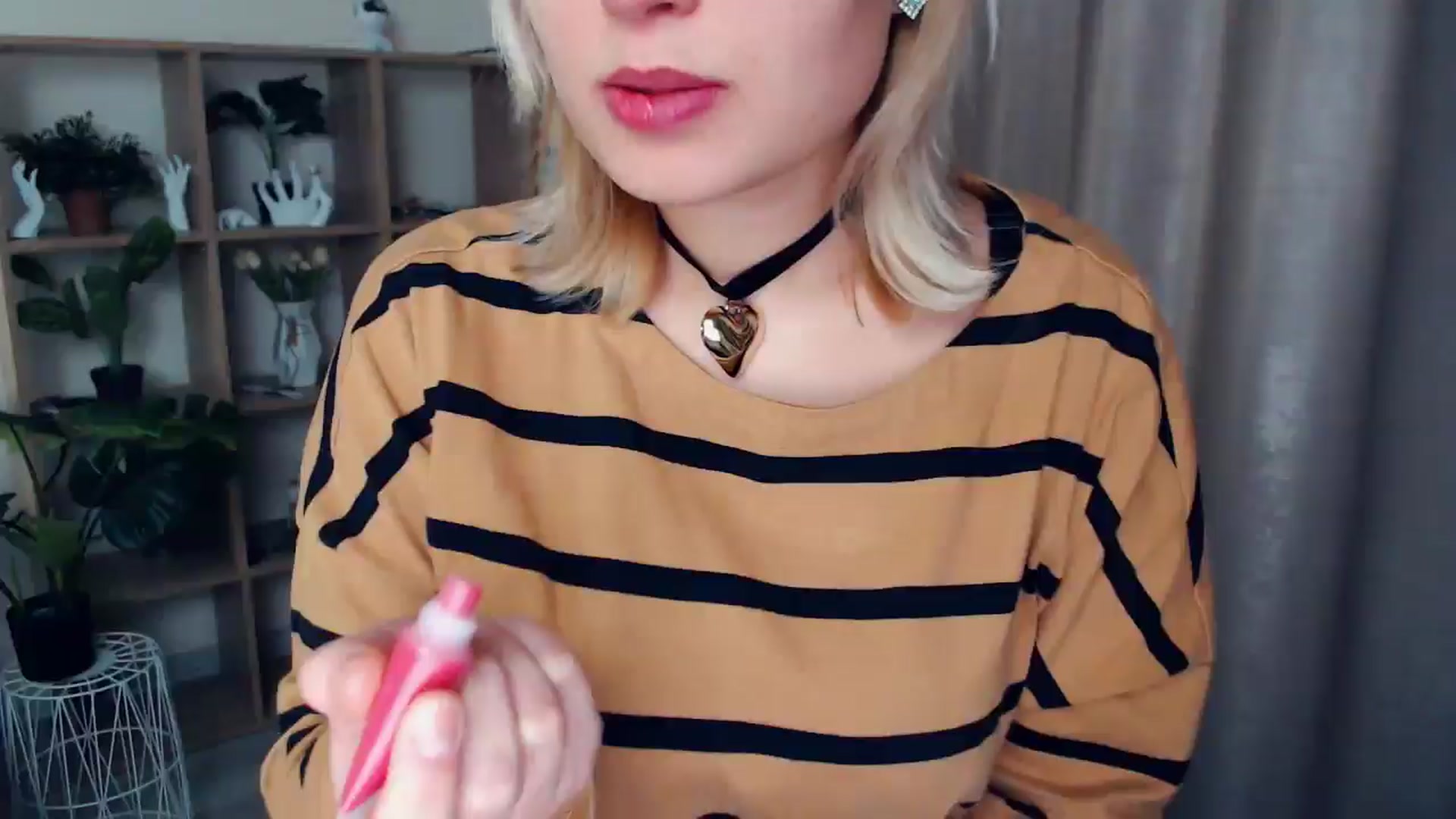 Gallery image thumbnail from Kukla_kolduna's myfreecams stream on, 02/09/2025, 16:20 image 9 of 20