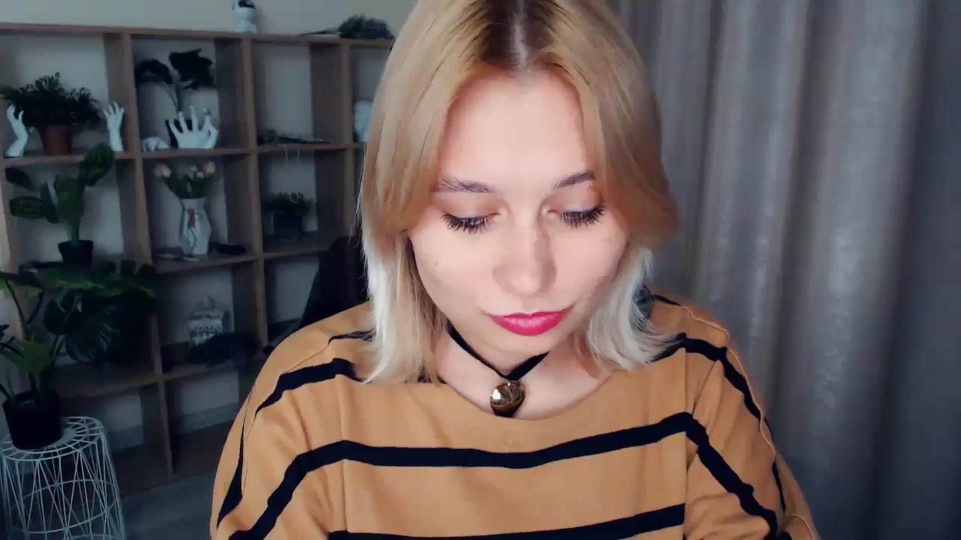 Gallery image thumbnail from Kukla_kolduna's myfreecams stream on, 02/09/2025, 16:20 image 11 of 20