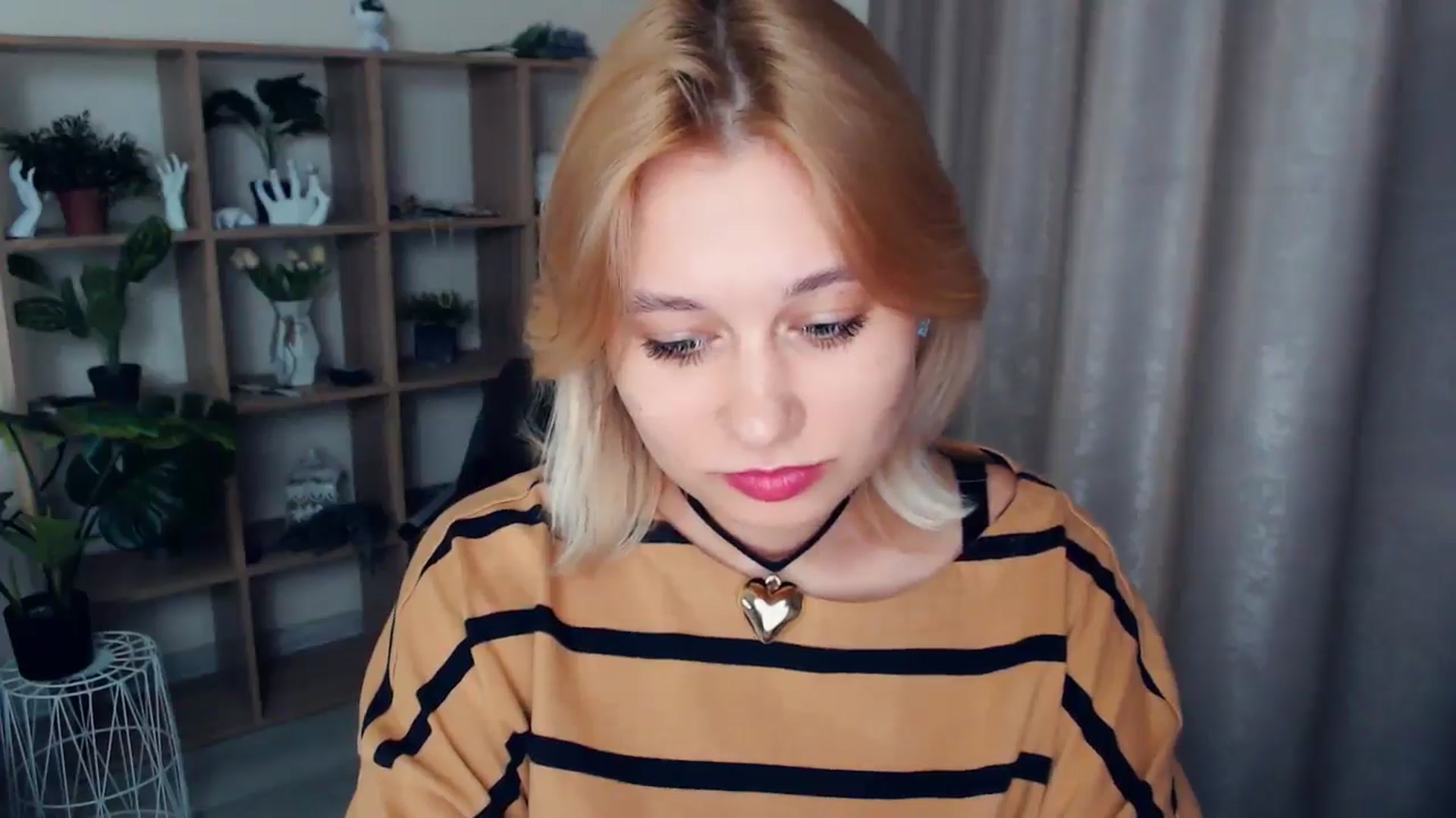 Gallery image thumbnail from Kukla_kolduna's myfreecams stream on, 02/09/2025, 16:20 image 19 of 20