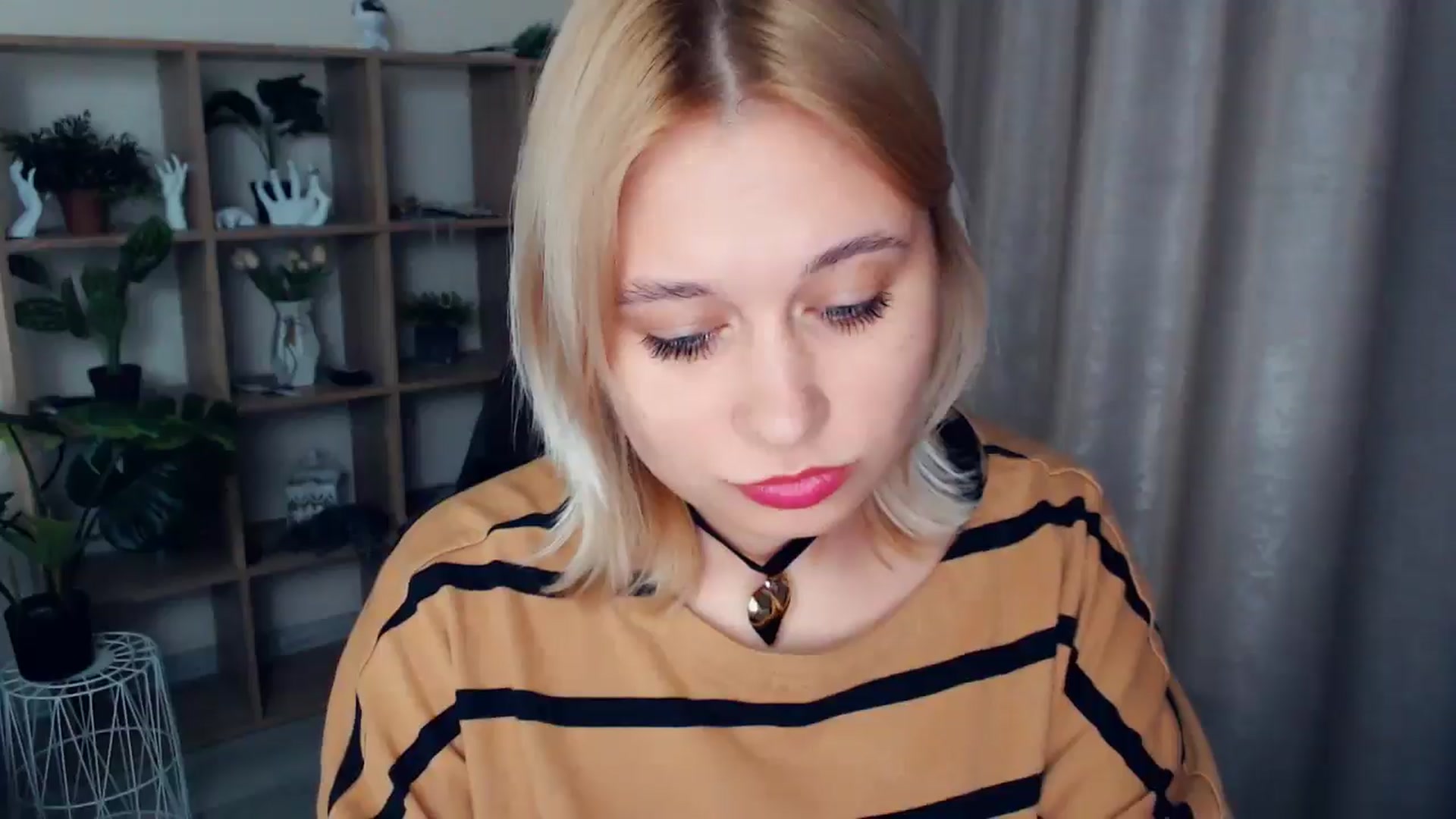 Gallery image thumbnail from Kukla_kolduna's myfreecams stream on, 02/09/2025, 16:20 image 10 of 20