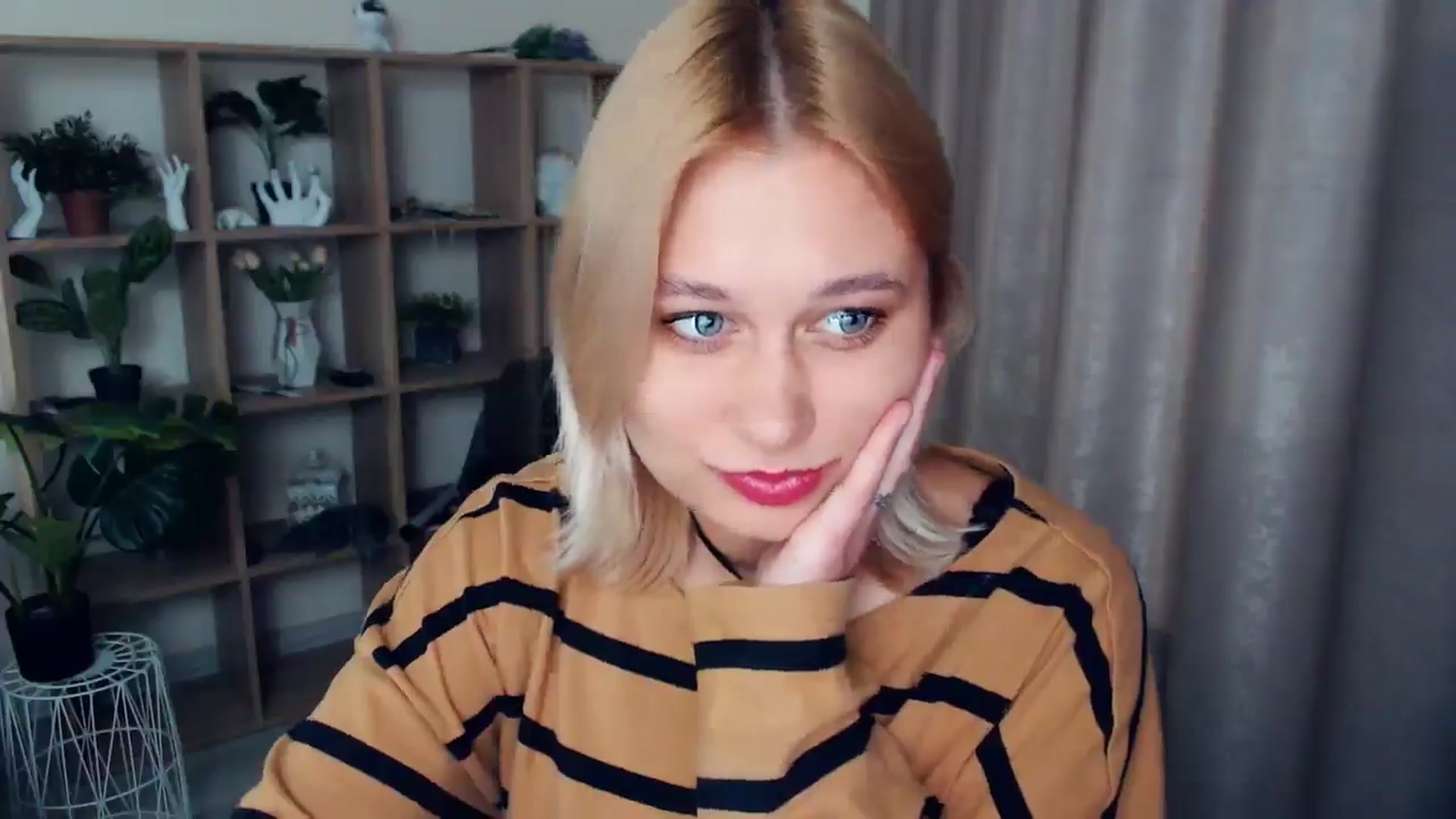 Gallery image thumbnail from Kukla_kolduna's myfreecams stream on, 02/09/2025, 16:58 image 2 of 20