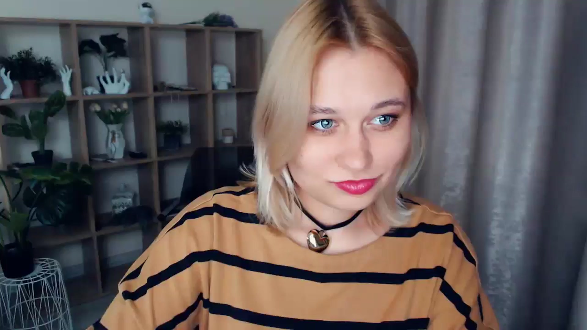 Gallery image thumbnail from Kukla_kolduna's myfreecams stream on, 02/09/2025, 18:03 image 10 of 20
