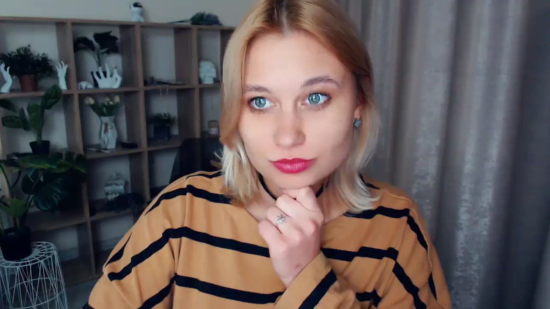 Gallery image thumbnail from Kukla_kolduna's myfreecams stream on, 02/09/2025, 18:03 image 7 of 20