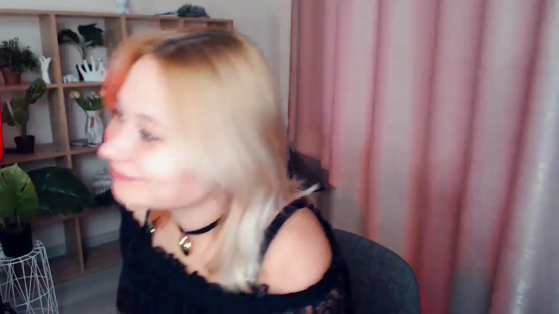 Gallery image thumbnail from Kukla_kolduna's myfreecams stream on, 02/14/2025, 15:15 image 6 of 20