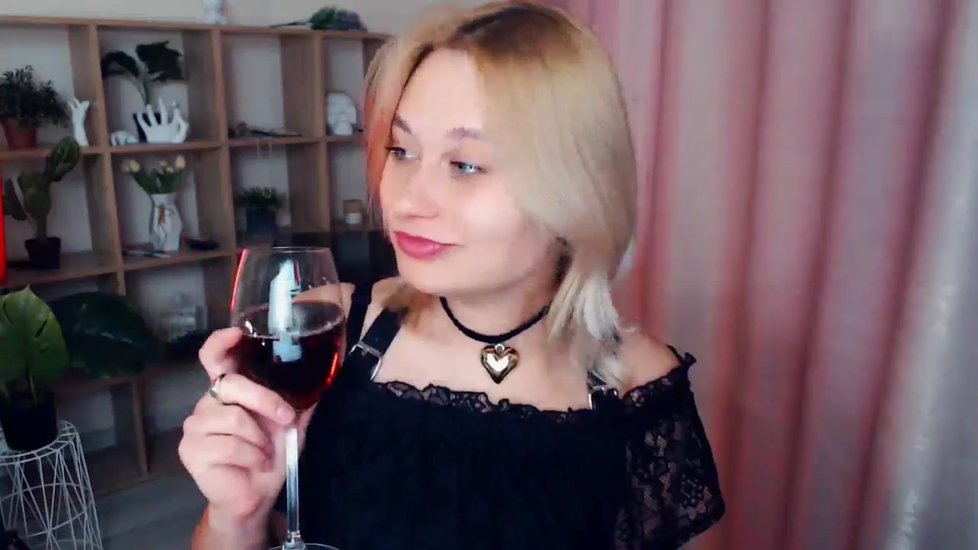 Gallery image thumbnail from Kukla_kolduna's myfreecams stream on, 02/14/2025, 15:15 image 8 of 20