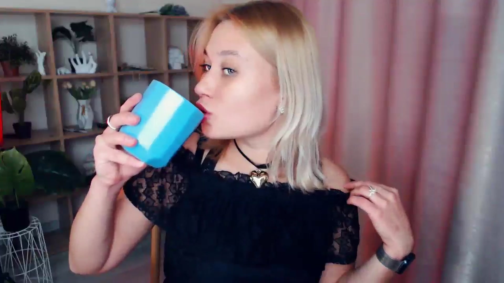 Gallery image thumbnail from Kukla_kolduna's myfreecams stream on, 02/14/2025, 15:15 image 10 of 20
