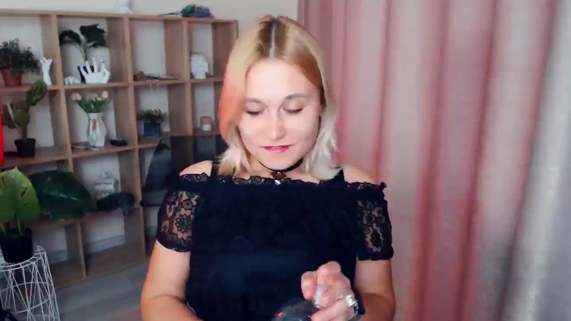 Gallery image thumbnail from Kukla_kolduna's myfreecams stream on, 02/14/2025, 15:15 image 11 of 20