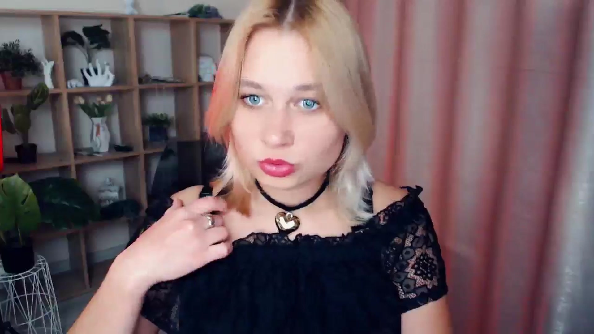 Gallery image thumbnail from Kukla_kolduna's myfreecams stream on, 02/14/2025, 15:45 image 13 of 20
