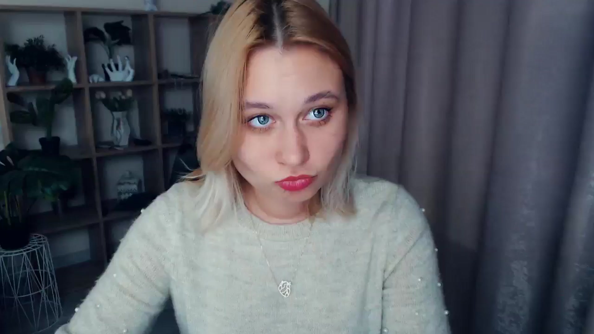 Gallery image thumbnail from Kukla_kolduna's myfreecams stream on, 02/15/2025, 15:15 image 18 of 20