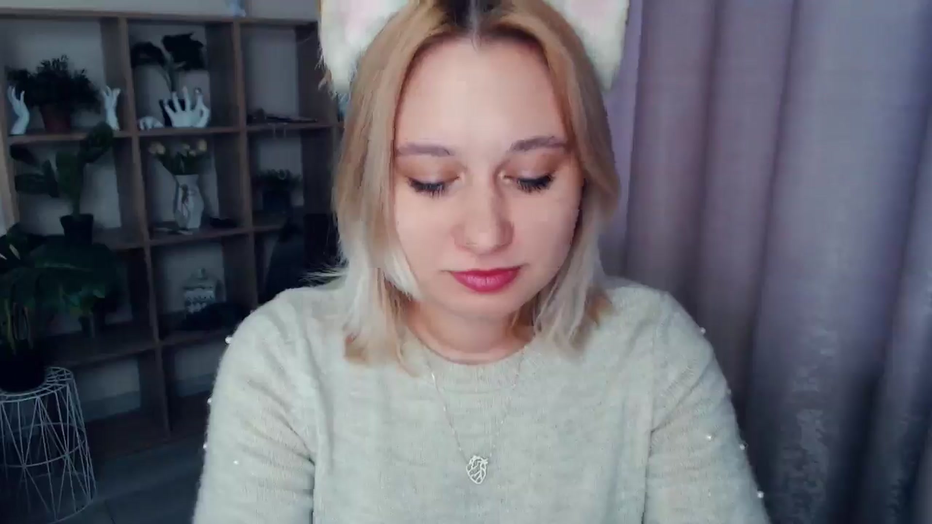 Gallery image thumbnail from Kukla_kolduna's myfreecams stream on, 02/15/2025, 15:15 image 9 of 20