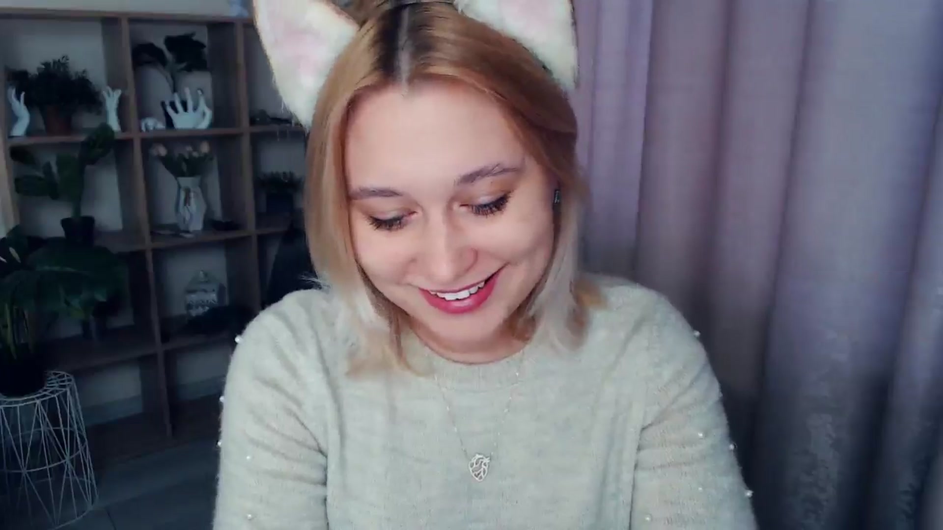 Gallery image thumbnail from Kukla_kolduna's myfreecams stream on, 02/15/2025, 15:15 image 8 of 20