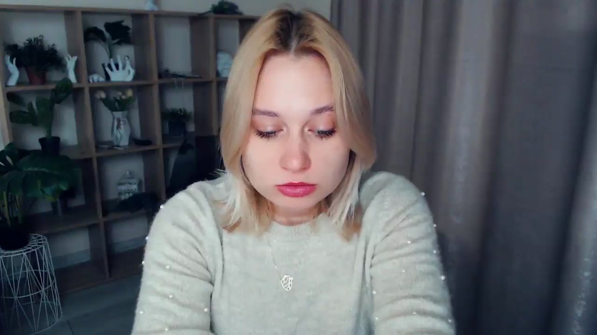 Gallery image thumbnail from Kukla_kolduna's myfreecams stream on, 02/15/2025, 16:00 image 18 of 20