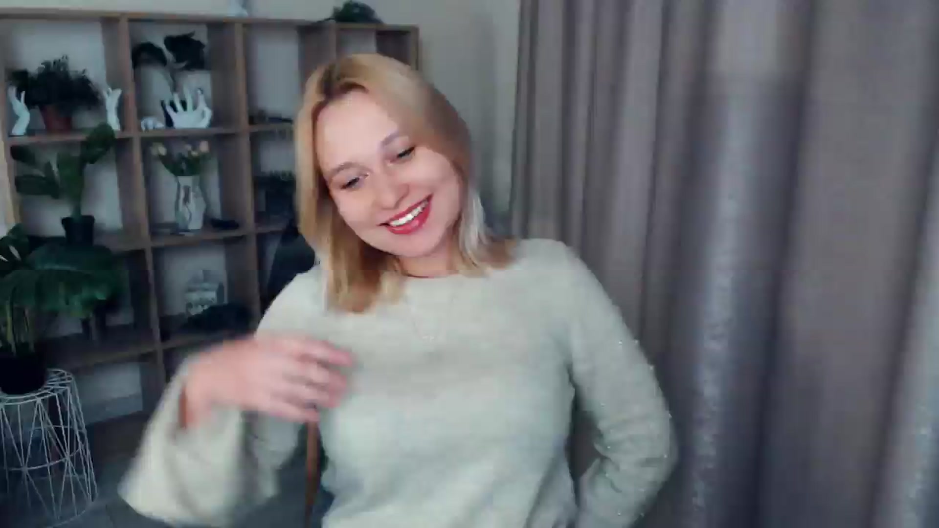 Gallery image thumbnail from Kukla_kolduna's myfreecams stream on, 02/15/2025, 16:00 image 13 of 20