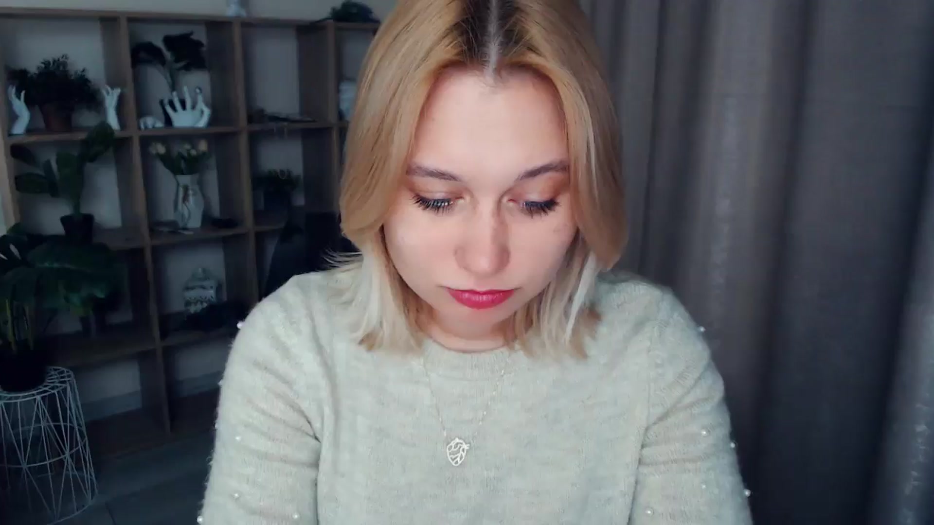 Gallery image thumbnail from Kukla_kolduna's myfreecams stream on, 02/15/2025, 16:00 image 11 of 20