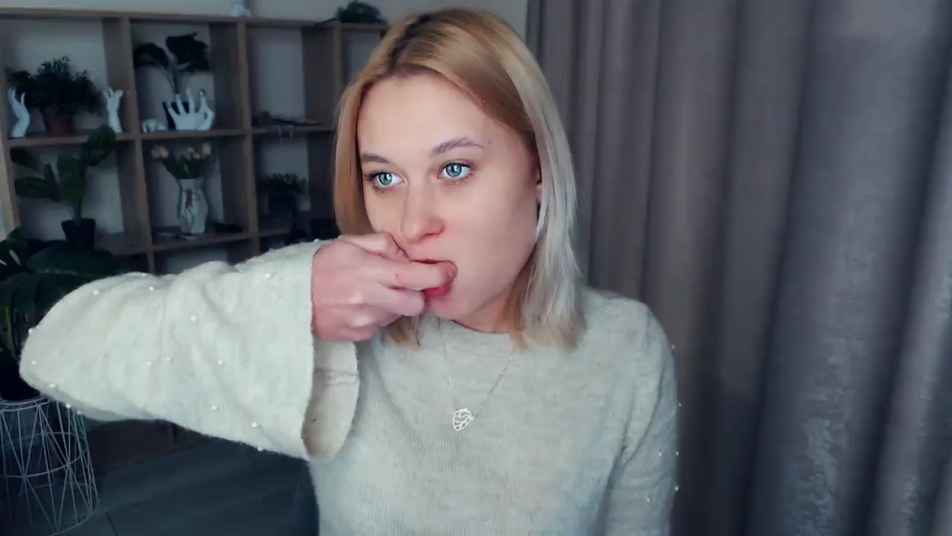 Gallery image thumbnail from Kukla_kolduna's myfreecams stream on, 02/15/2025, 16:00 image 2 of 20