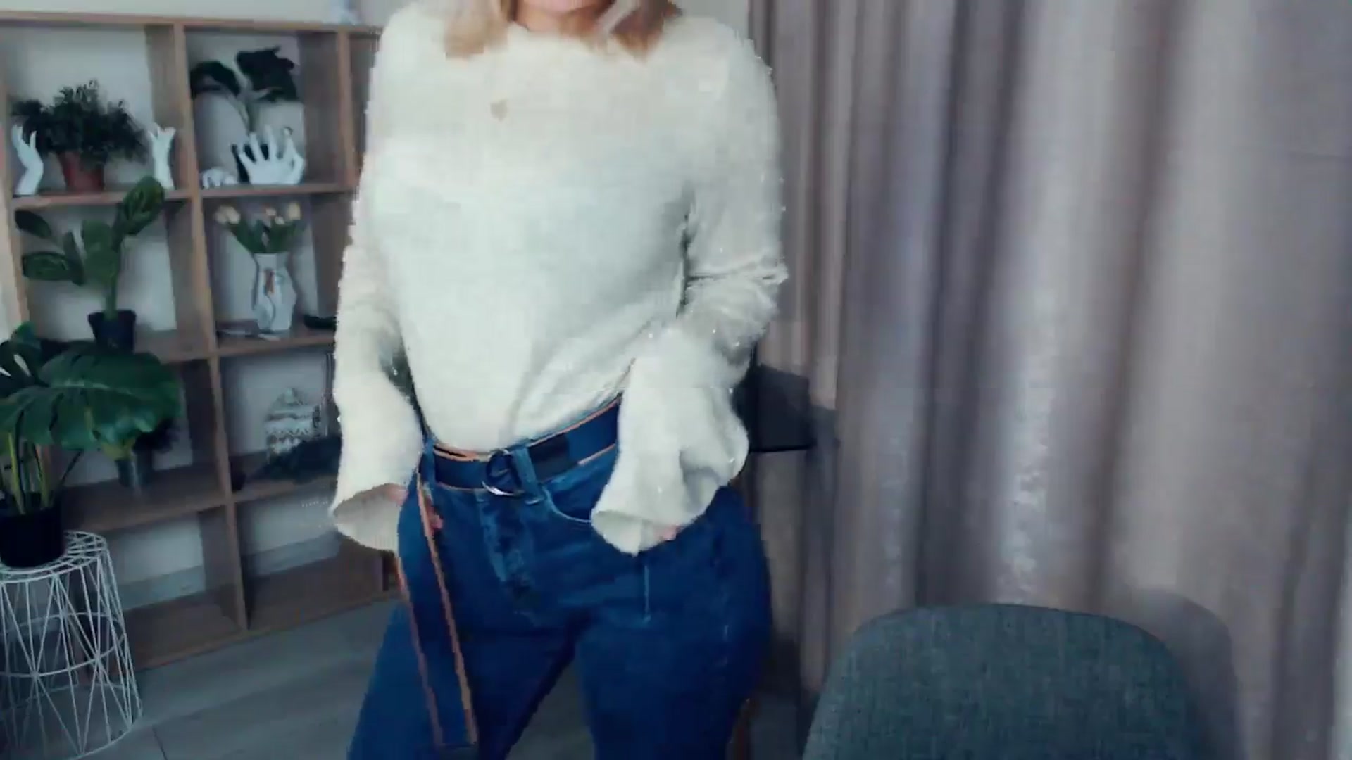 Gallery image thumbnail from Kukla_kolduna's myfreecams stream on, 02/15/2025, 16:00 image 7 of 20
