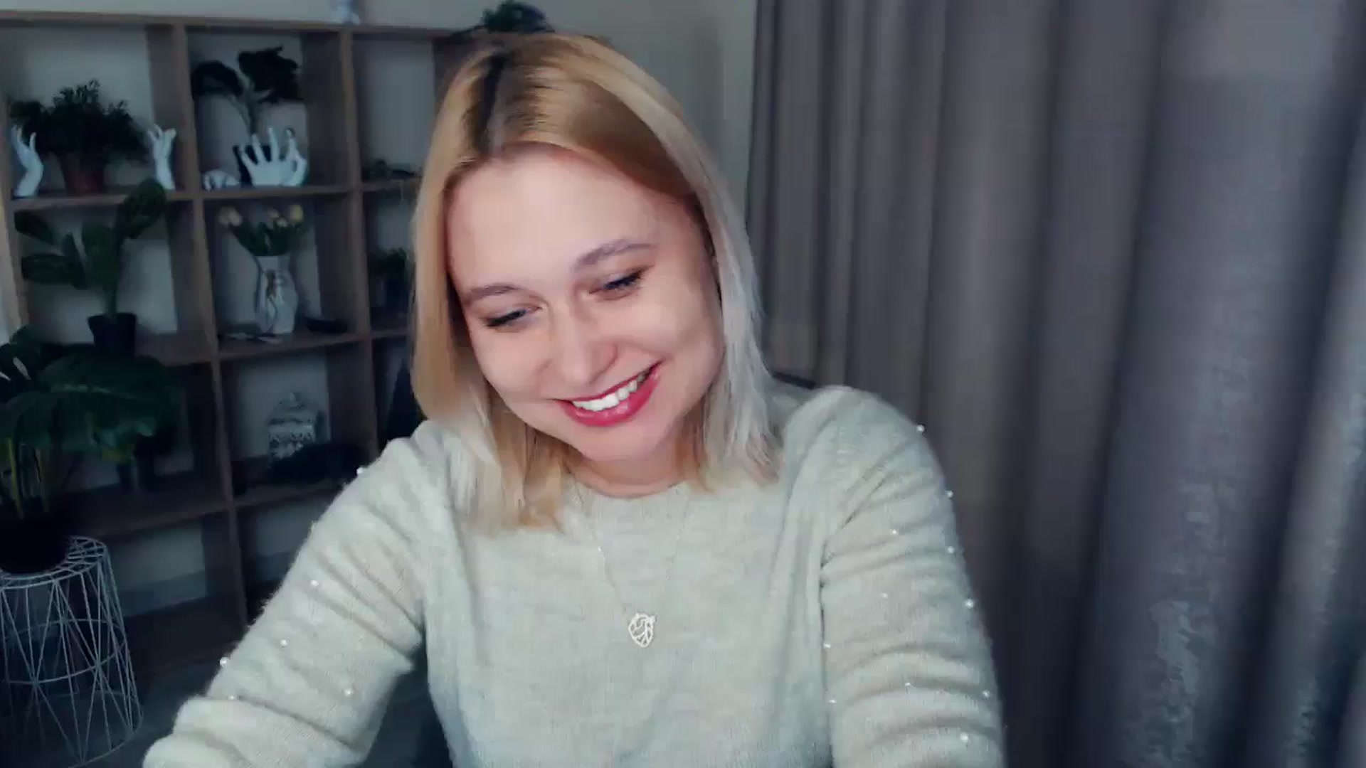 Gallery image thumbnail from Kukla_kolduna's myfreecams stream on, 02/15/2025, 16:00 image 3 of 20