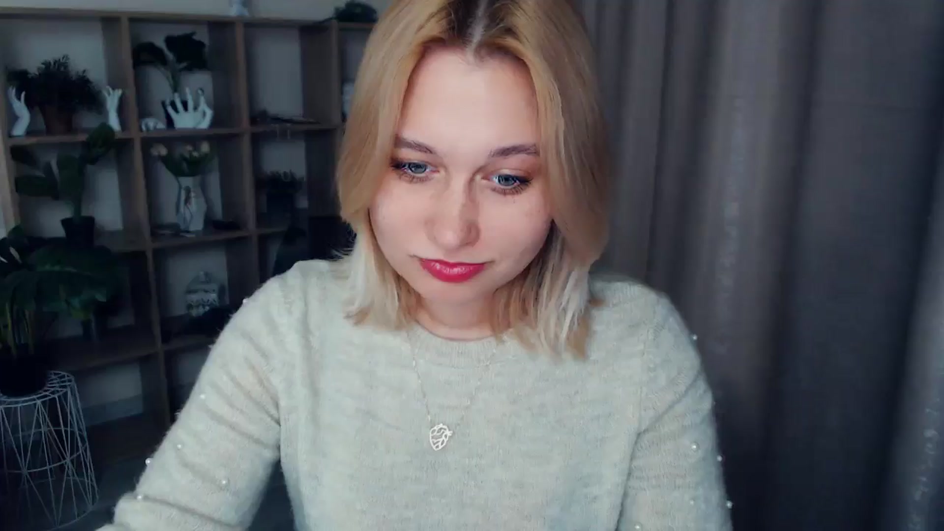 Gallery image thumbnail from Kukla_kolduna's myfreecams stream on, 02/15/2025, 16:00 image 12 of 20