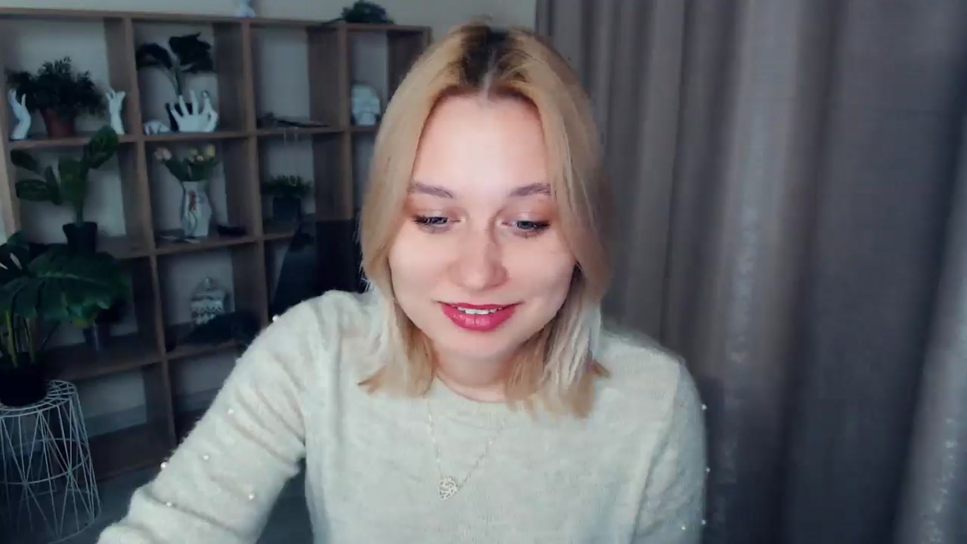 Gallery image thumbnail from Kukla_kolduna's myfreecams stream on, 02/15/2025, 16:00 image 15 of 20