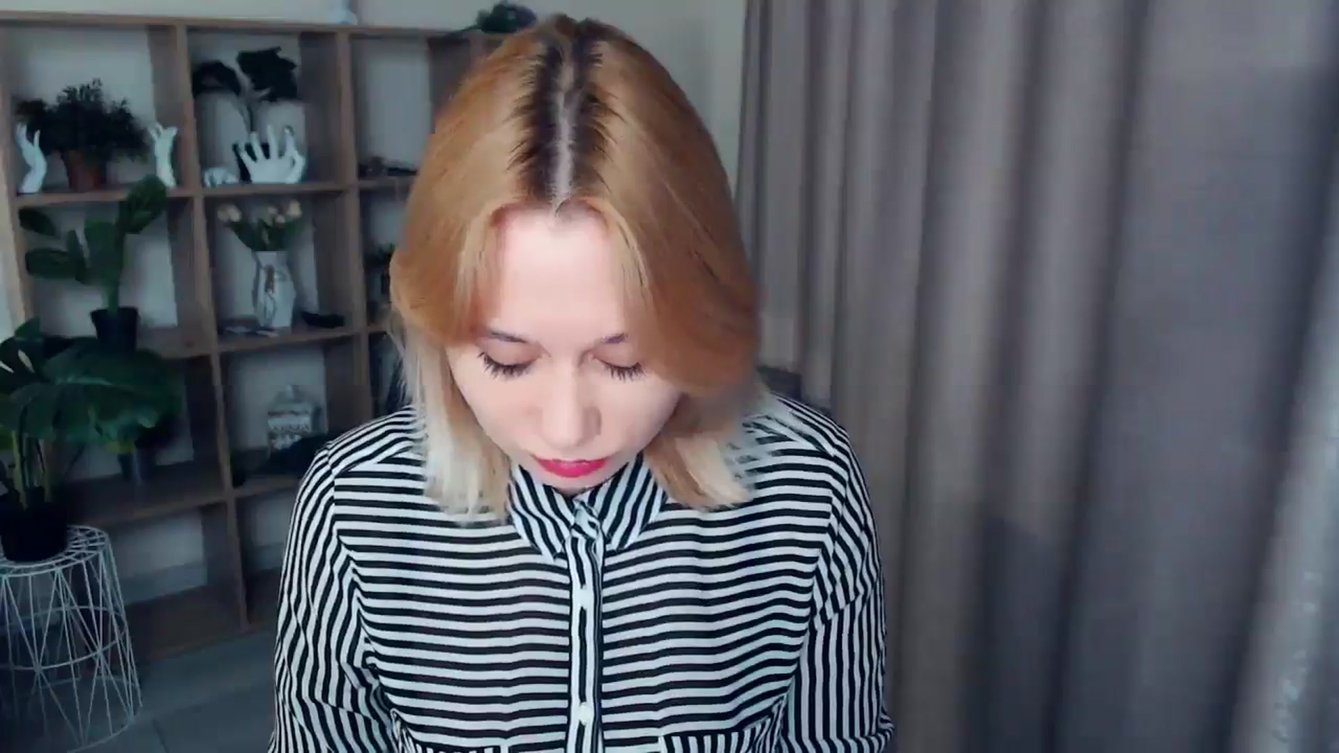 Gallery image thumbnail from Kukla_kolduna's myfreecams stream on, 02/21/2025, 15:41 image 20 of 20