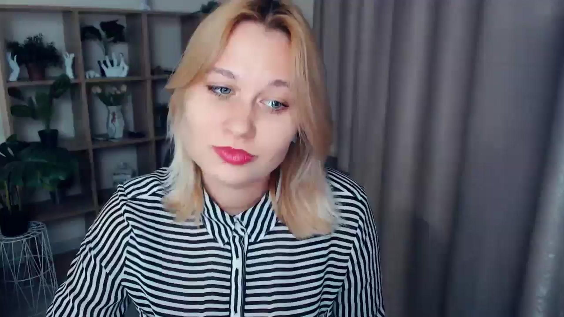 Gallery image thumbnail from Kukla_kolduna's myfreecams stream on, 02/21/2025, 15:41 image 19 of 20