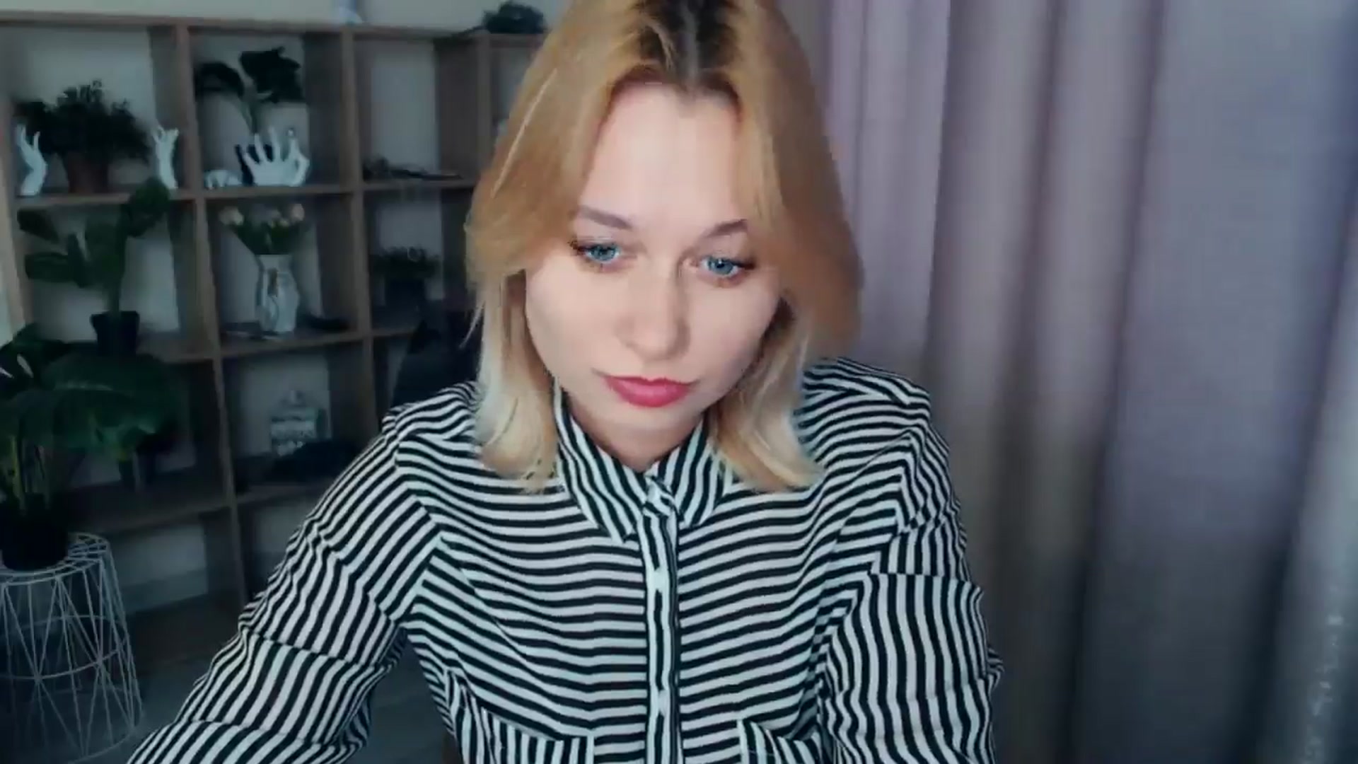 Gallery image thumbnail from Kukla_kolduna's myfreecams stream on, 02/21/2025, 15:41 image 8 of 20