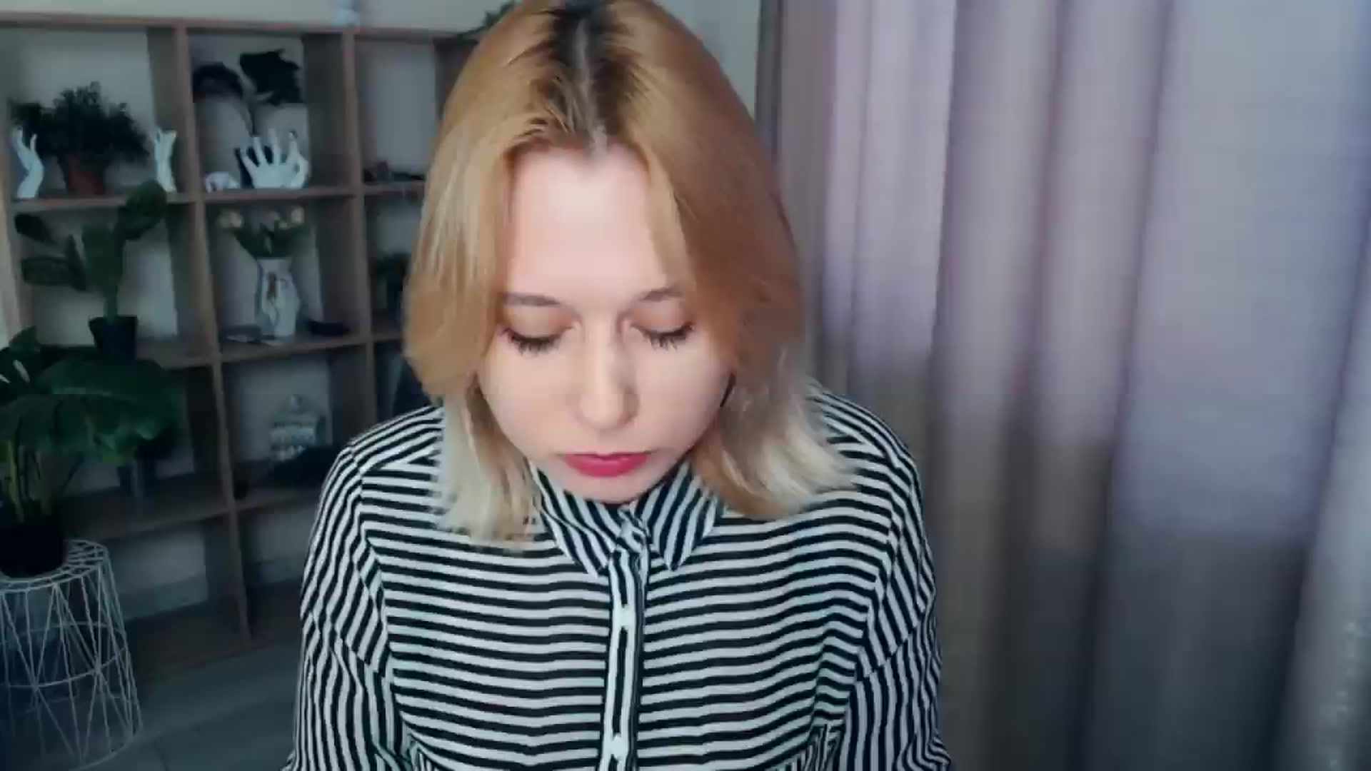 Gallery image thumbnail from Kukla_kolduna's myfreecams stream on, 02/21/2025, 15:41 image 1 of 20