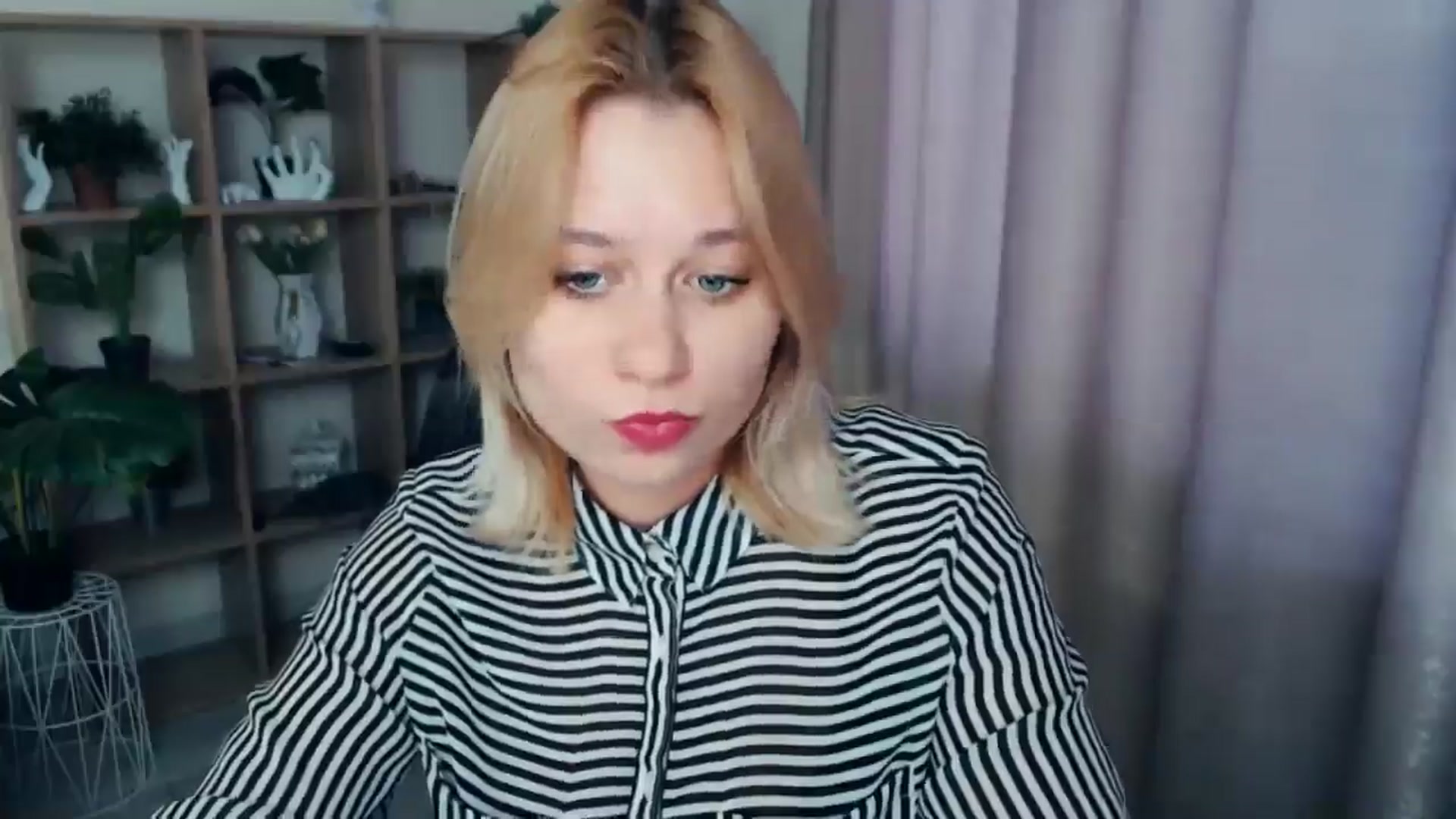 Gallery image thumbnail from Kukla_kolduna's myfreecams stream on, 02/21/2025, 15:41 image 5 of 20