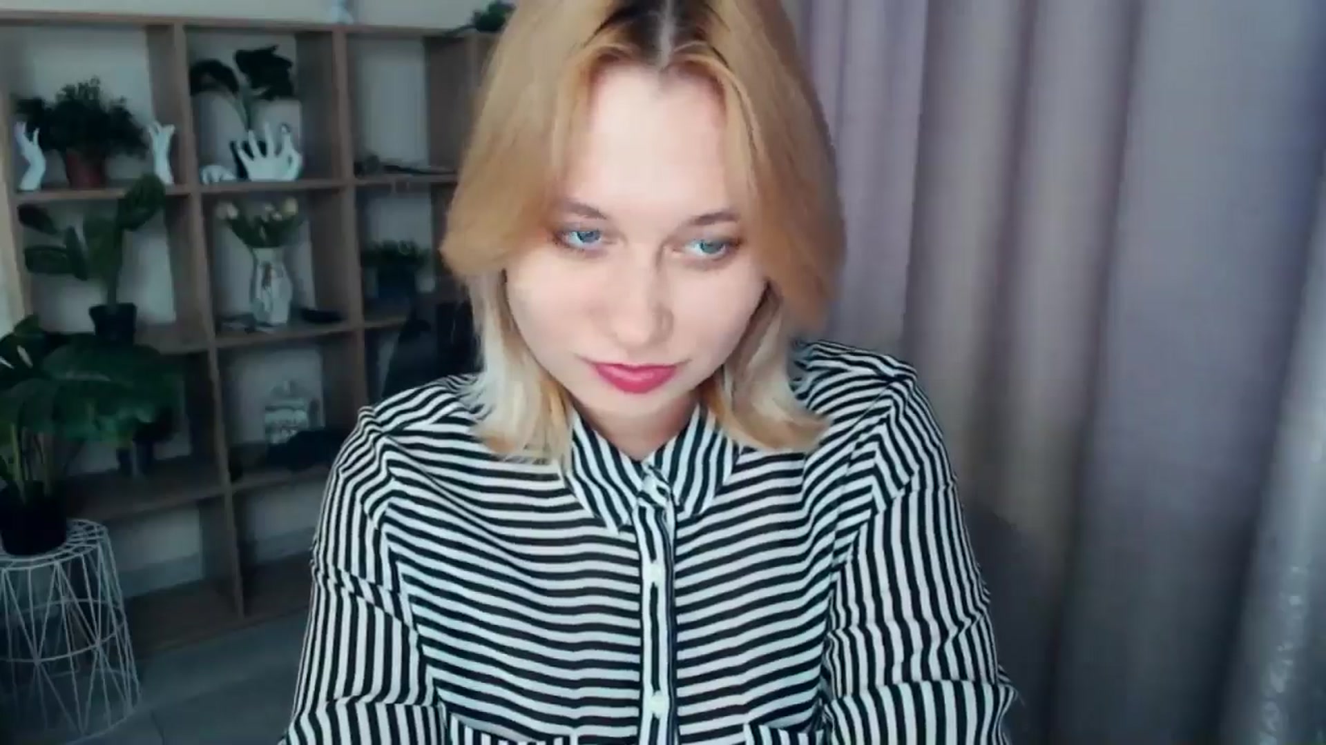 Gallery image thumbnail from Kukla_kolduna's myfreecams stream on, 02/21/2025, 15:41 image 11 of 20