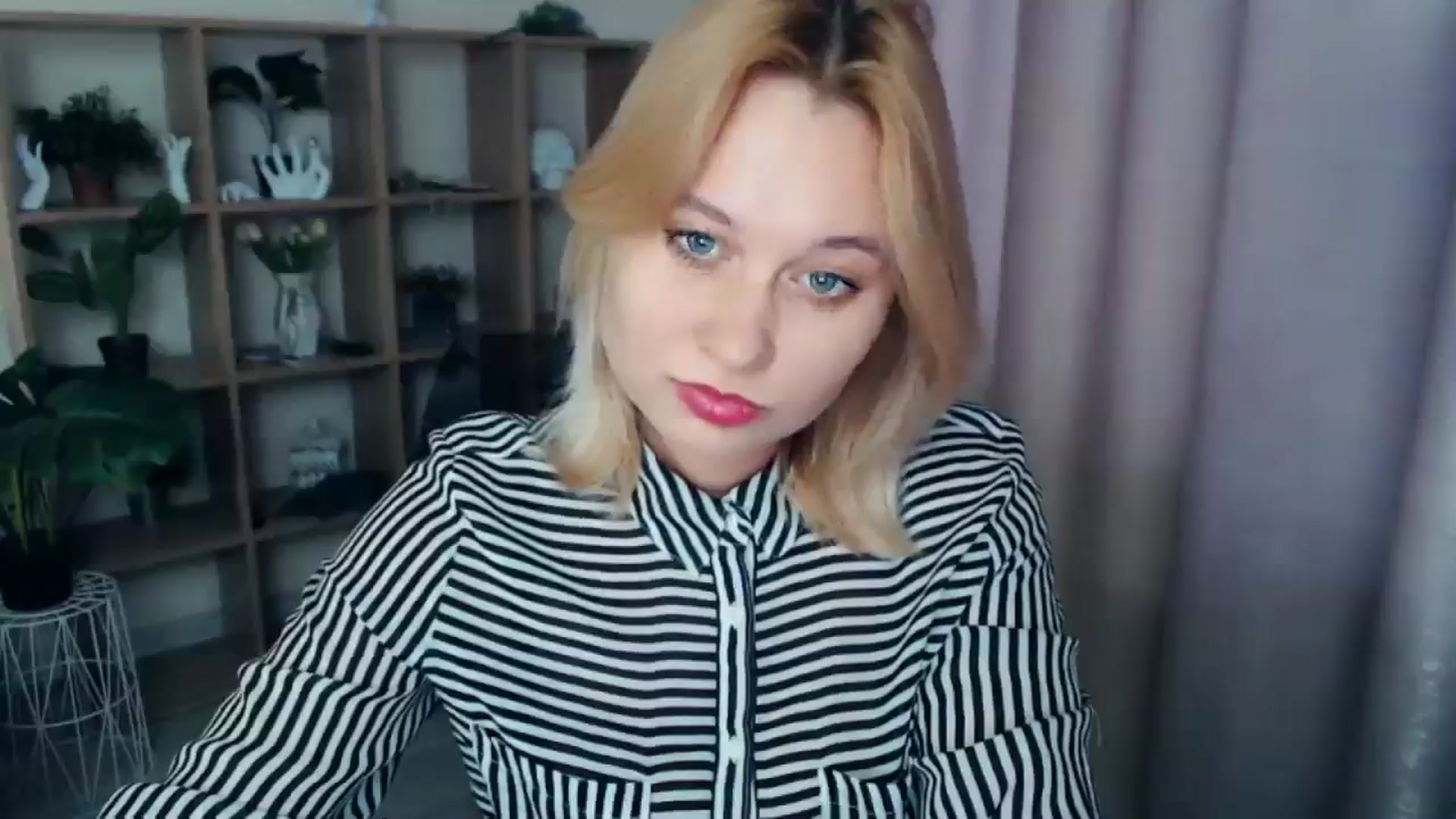 Gallery image thumbnail from Kukla_kolduna's myfreecams stream on, 02/21/2025, 15:41 image 9 of 20