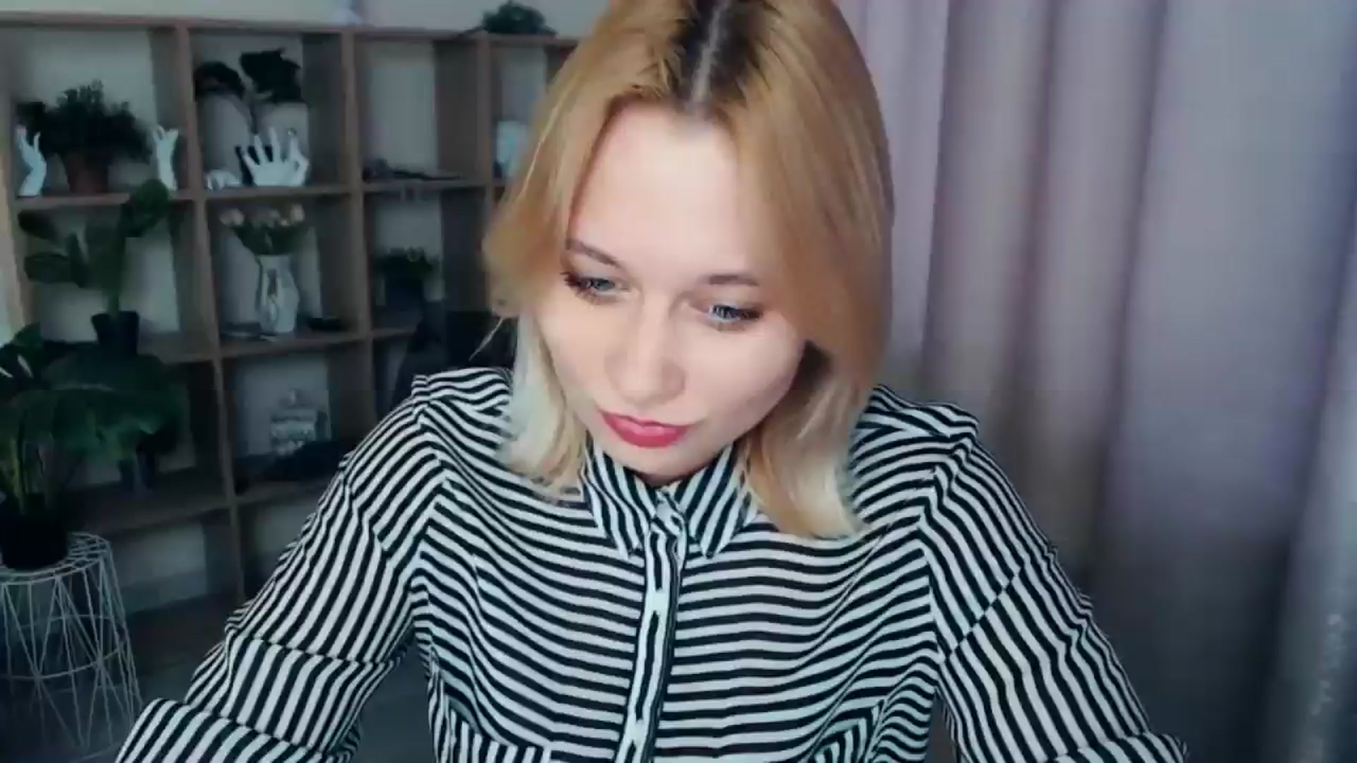 Gallery image thumbnail from Kukla_kolduna's myfreecams stream on, 02/21/2025, 15:41 image 7 of 20