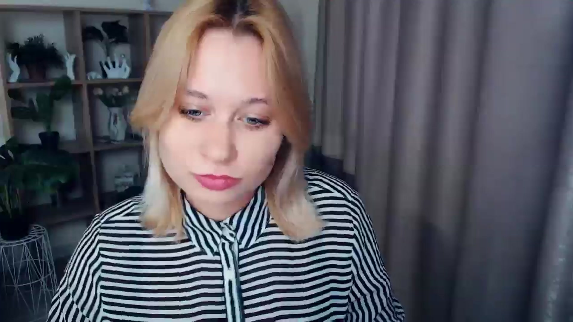 Gallery image thumbnail from Kukla_kolduna's myfreecams stream on, 02/21/2025, 15:41 image 16 of 20