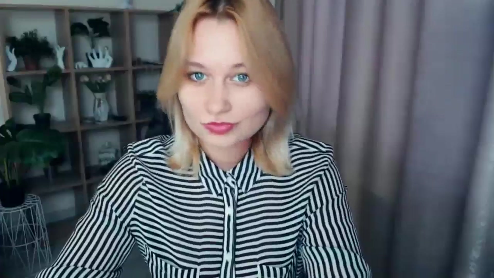 Gallery image thumbnail from Kukla_kolduna's myfreecams stream on, 02/21/2025, 15:41 image 12 of 20