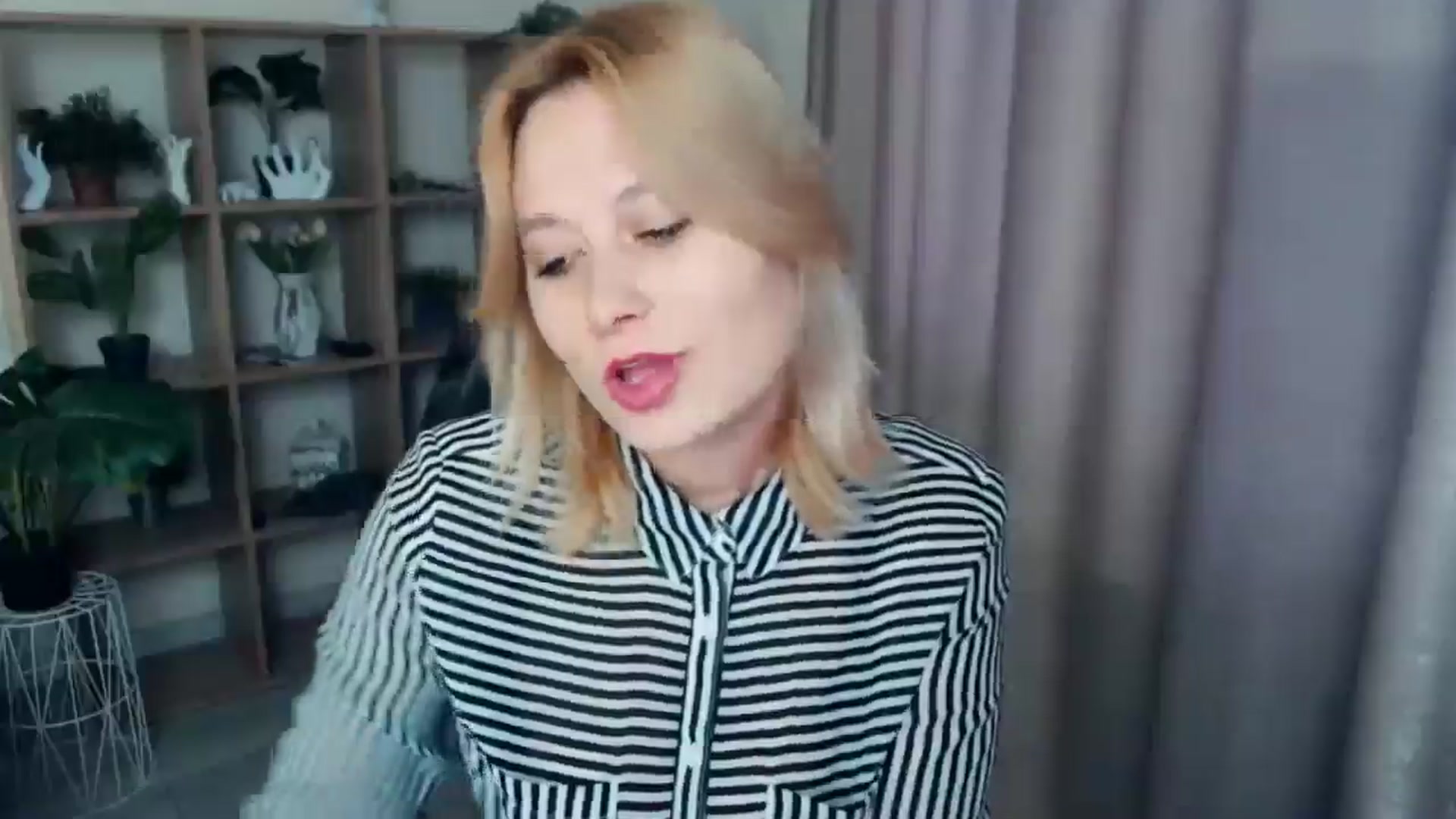 Gallery image thumbnail from Kukla_kolduna's myfreecams stream on, 02/21/2025, 15:41 image 13 of 20