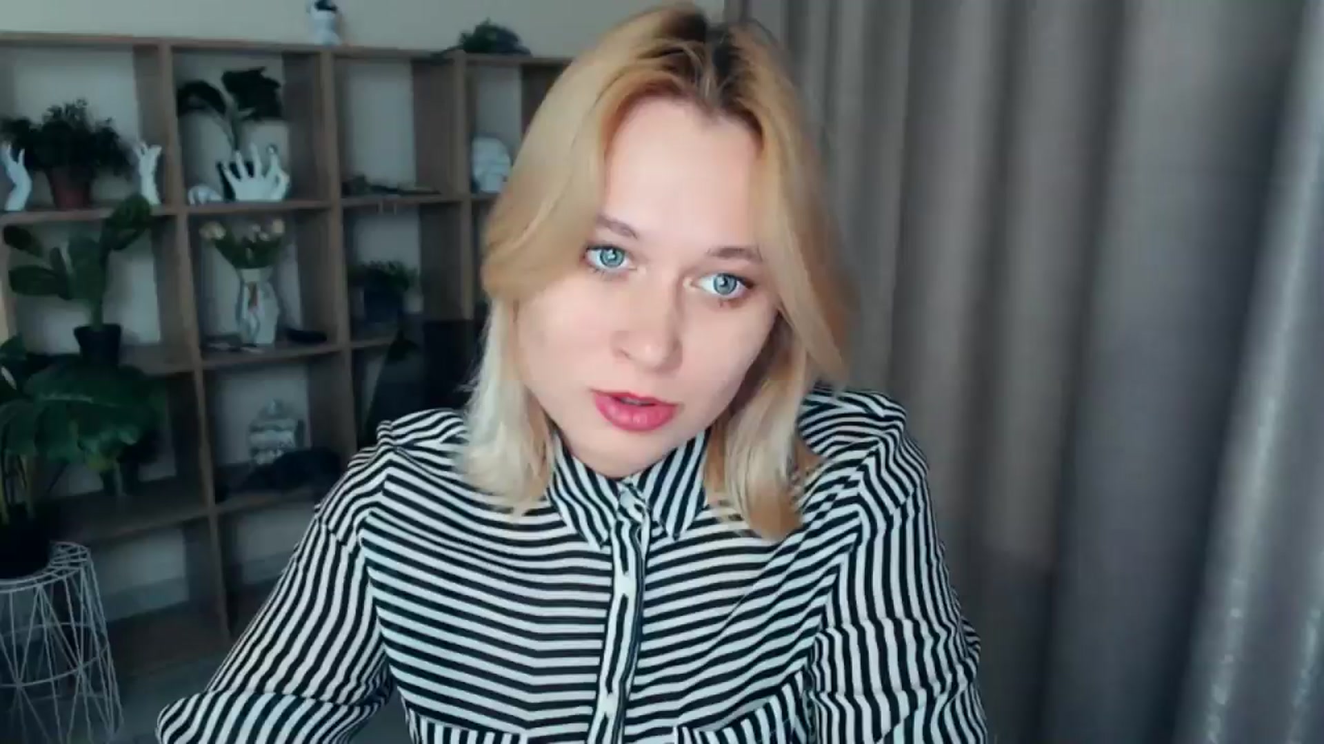 Gallery image thumbnail from Kukla_kolduna's myfreecams stream on, 02/21/2025, 18:46 image 10 of 20