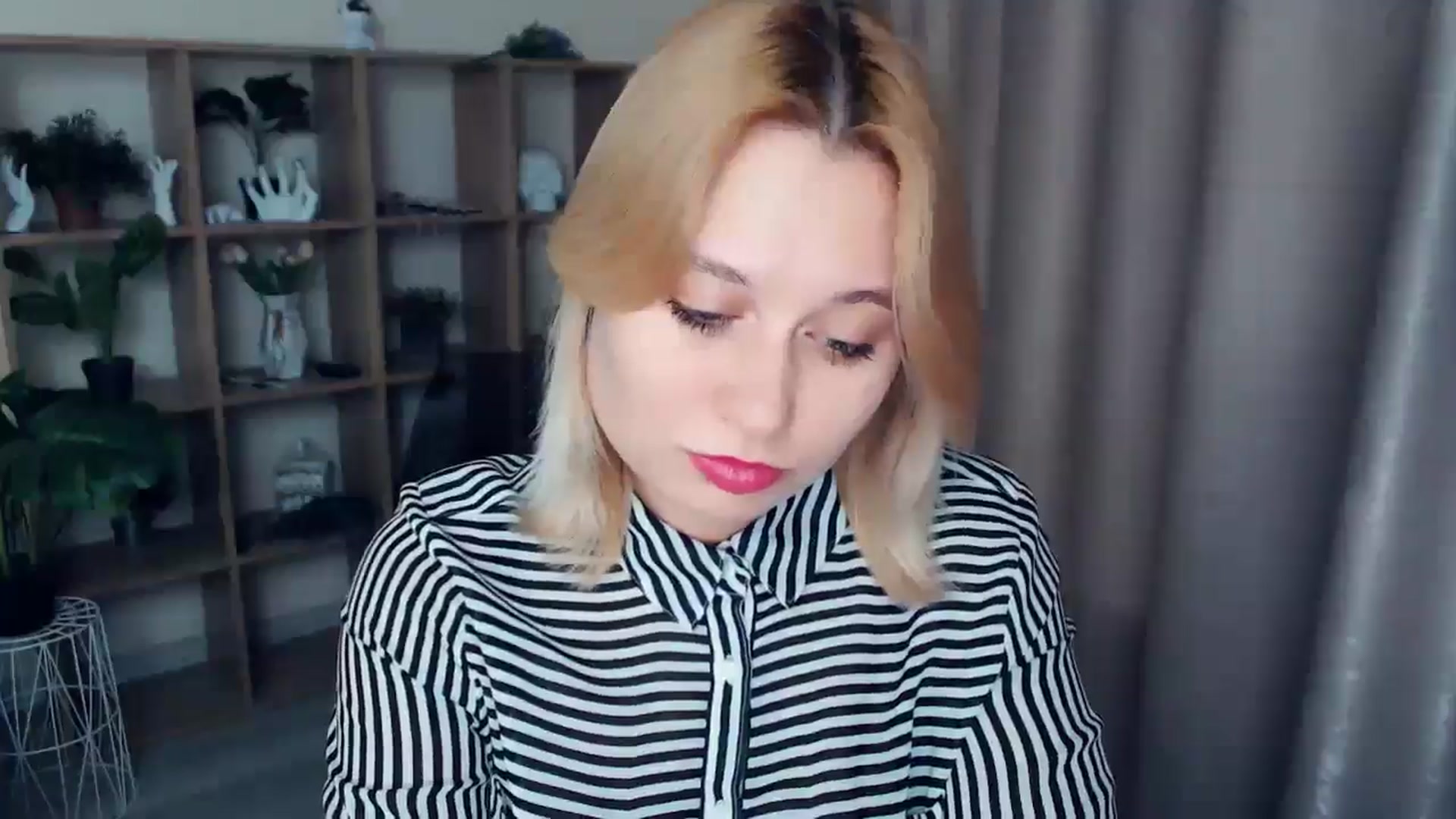 Gallery image thumbnail from Kukla_kolduna's myfreecams stream on, 02/21/2025, 18:46 image 5 of 20