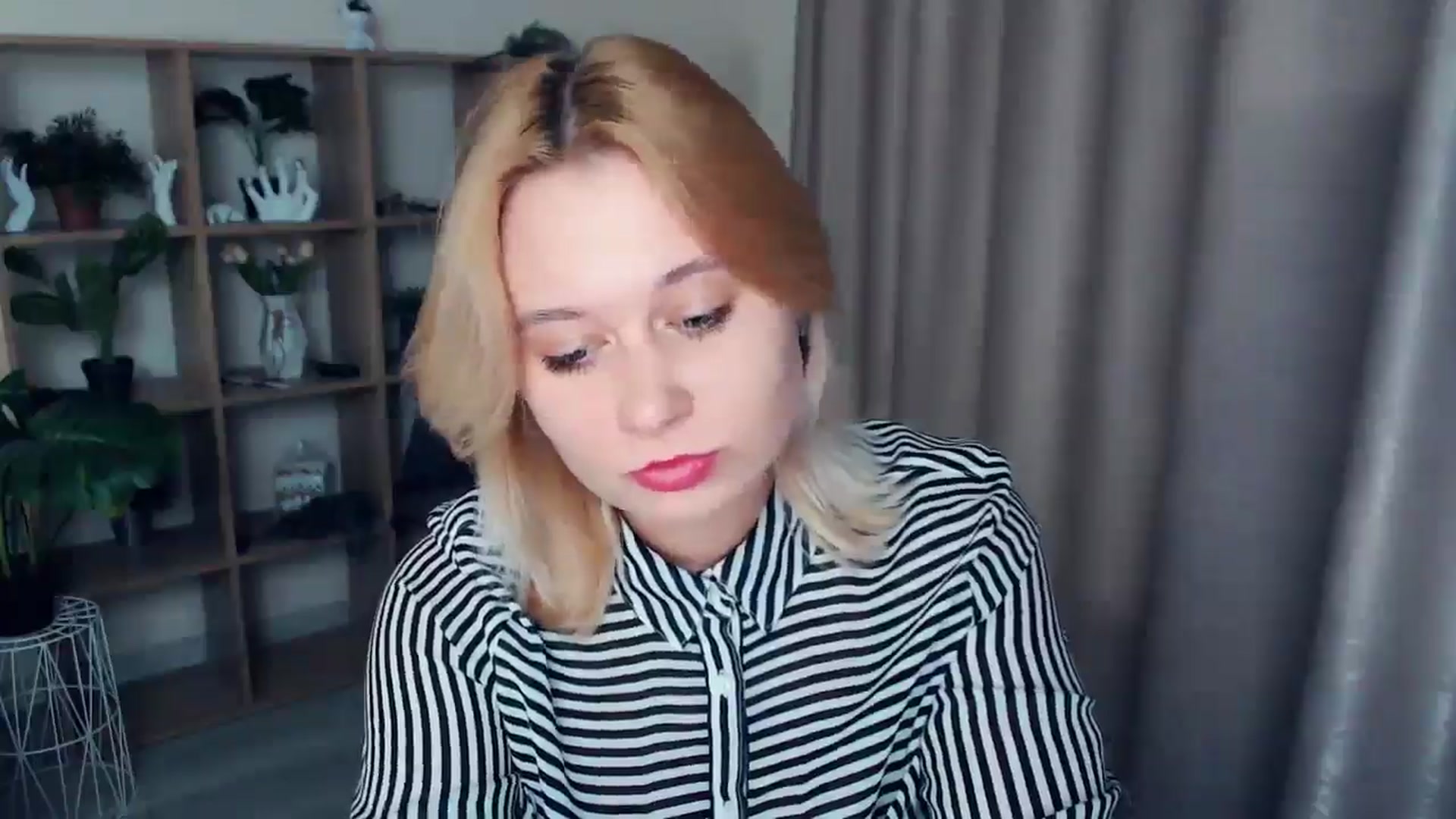 Gallery image thumbnail from Kukla_kolduna's myfreecams stream on, 02/21/2025, 18:46 image 6 of 20