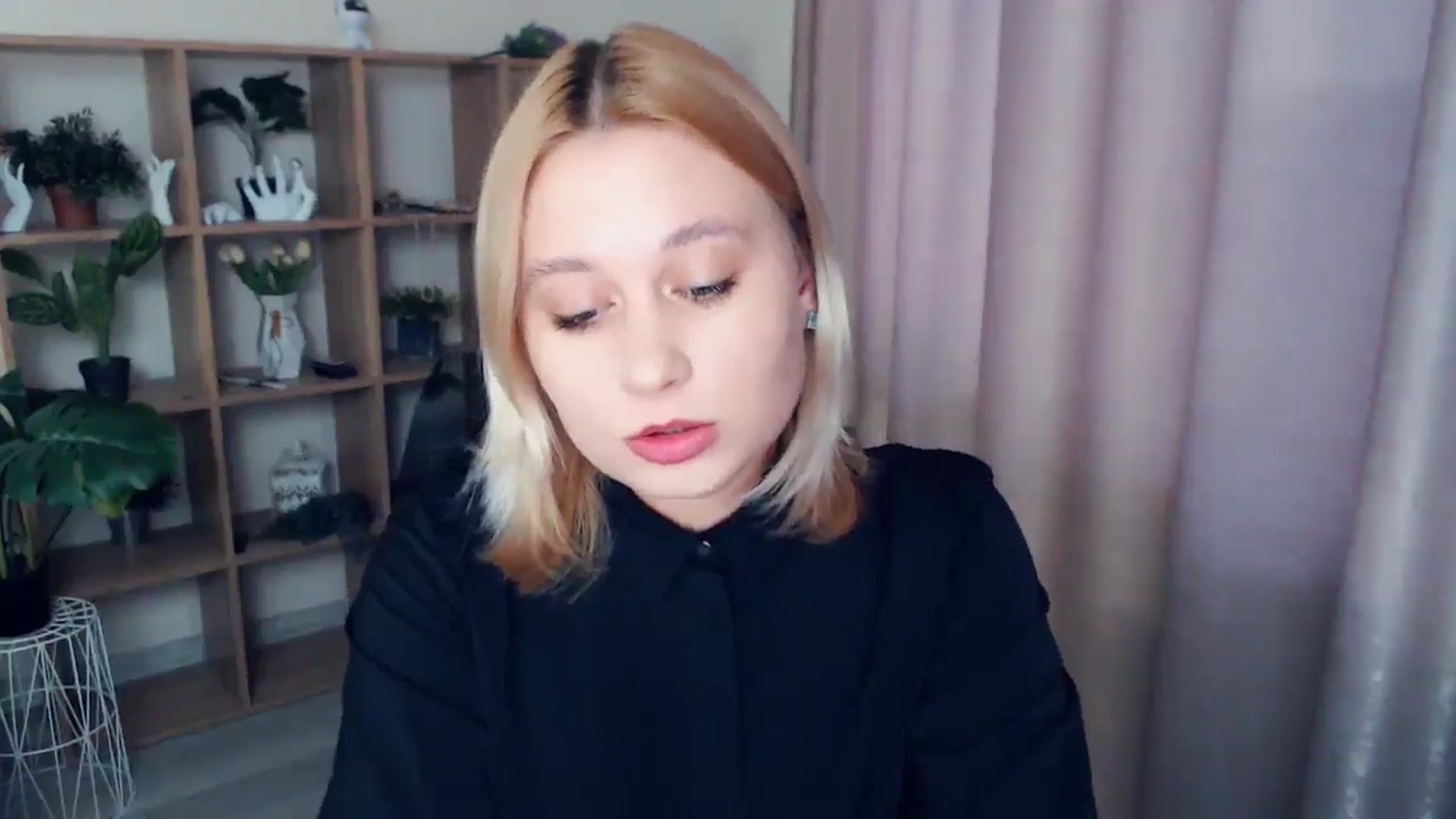 Gallery image thumbnail from Kukla_kolduna's myfreecams stream on, 02/22/2025, 15:36 image 14 of 20