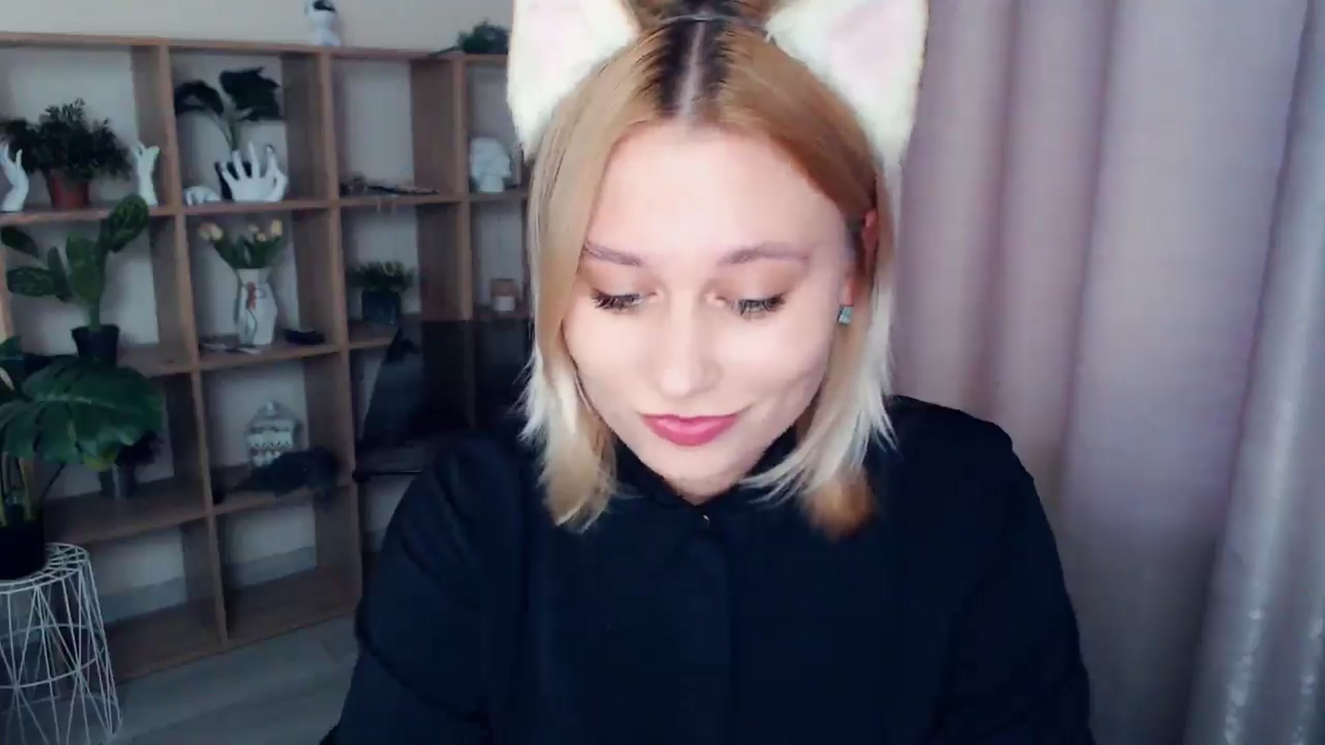 Gallery image thumbnail from Kukla_kolduna's myfreecams stream on, 02/22/2025, 15:36 image 13 of 20