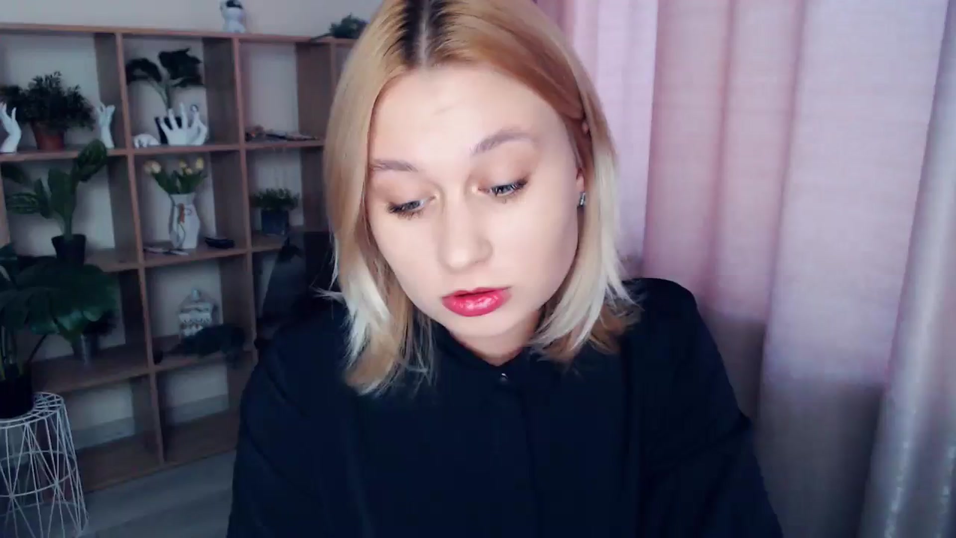Gallery image thumbnail from Kukla_kolduna's myfreecams stream on, 02/22/2025, 15:36 image 2 of 20