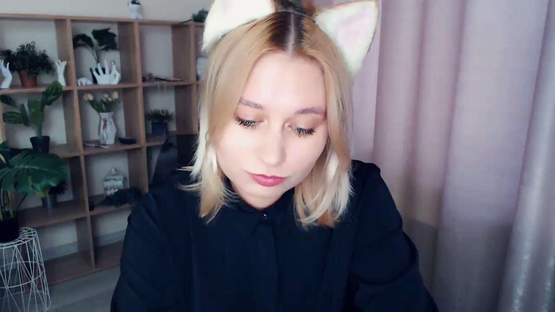 Gallery image thumbnail from Kukla_kolduna's myfreecams stream on, 02/22/2025, 15:36 image 10 of 20