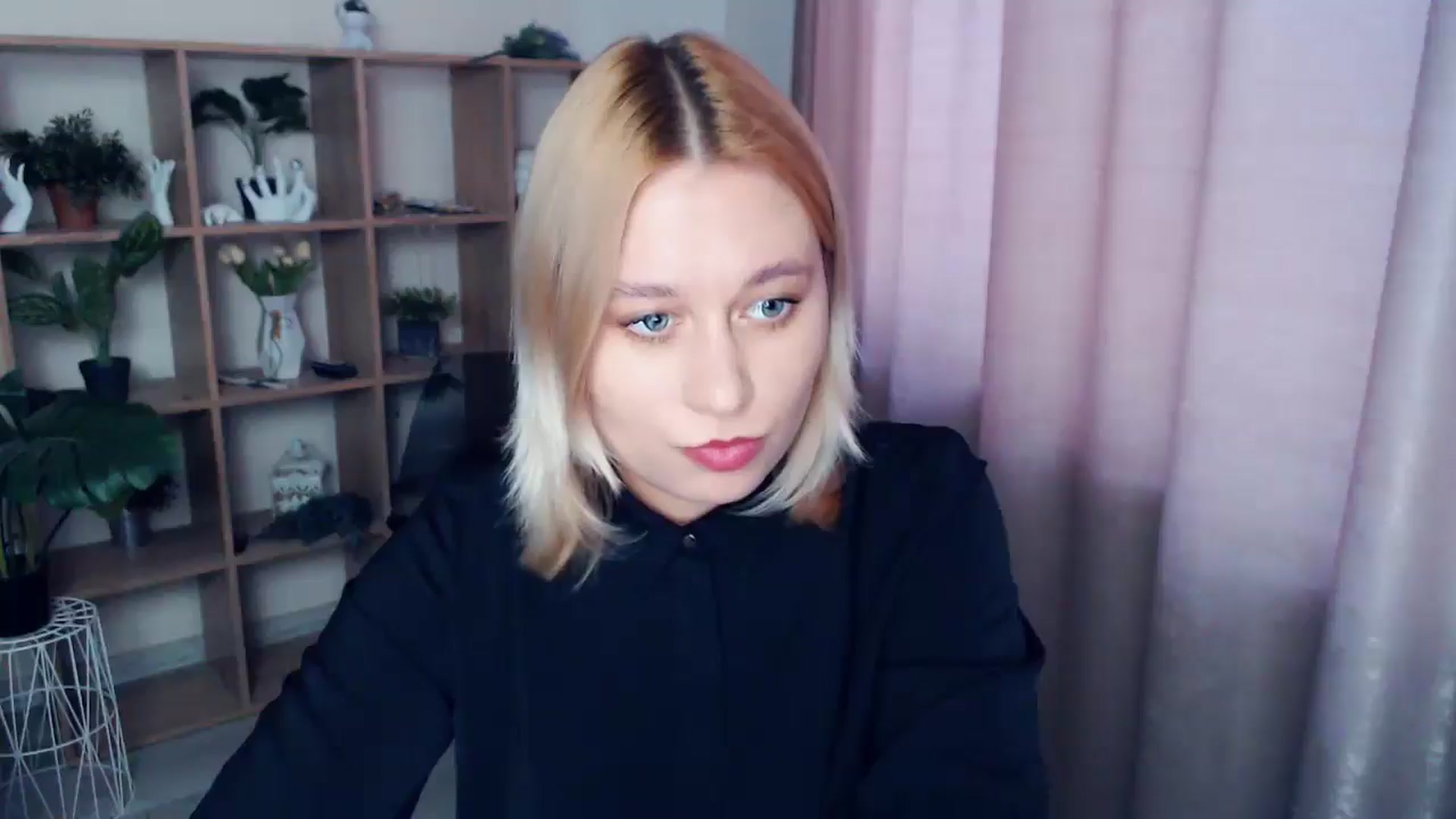 Gallery image thumbnail from Kukla_kolduna's myfreecams stream on, 02/22/2025, 15:36 image 7 of 20