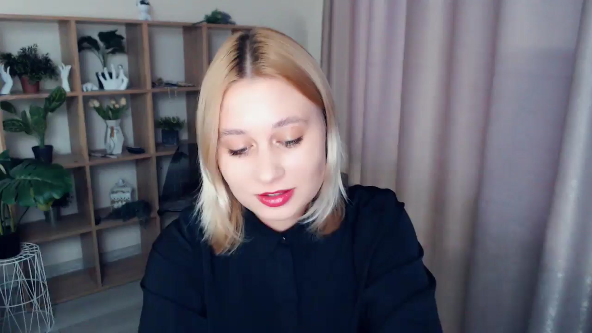 Gallery image thumbnail from Kukla_kolduna's myfreecams stream on, 02/22/2025, 15:36 image 17 of 20
