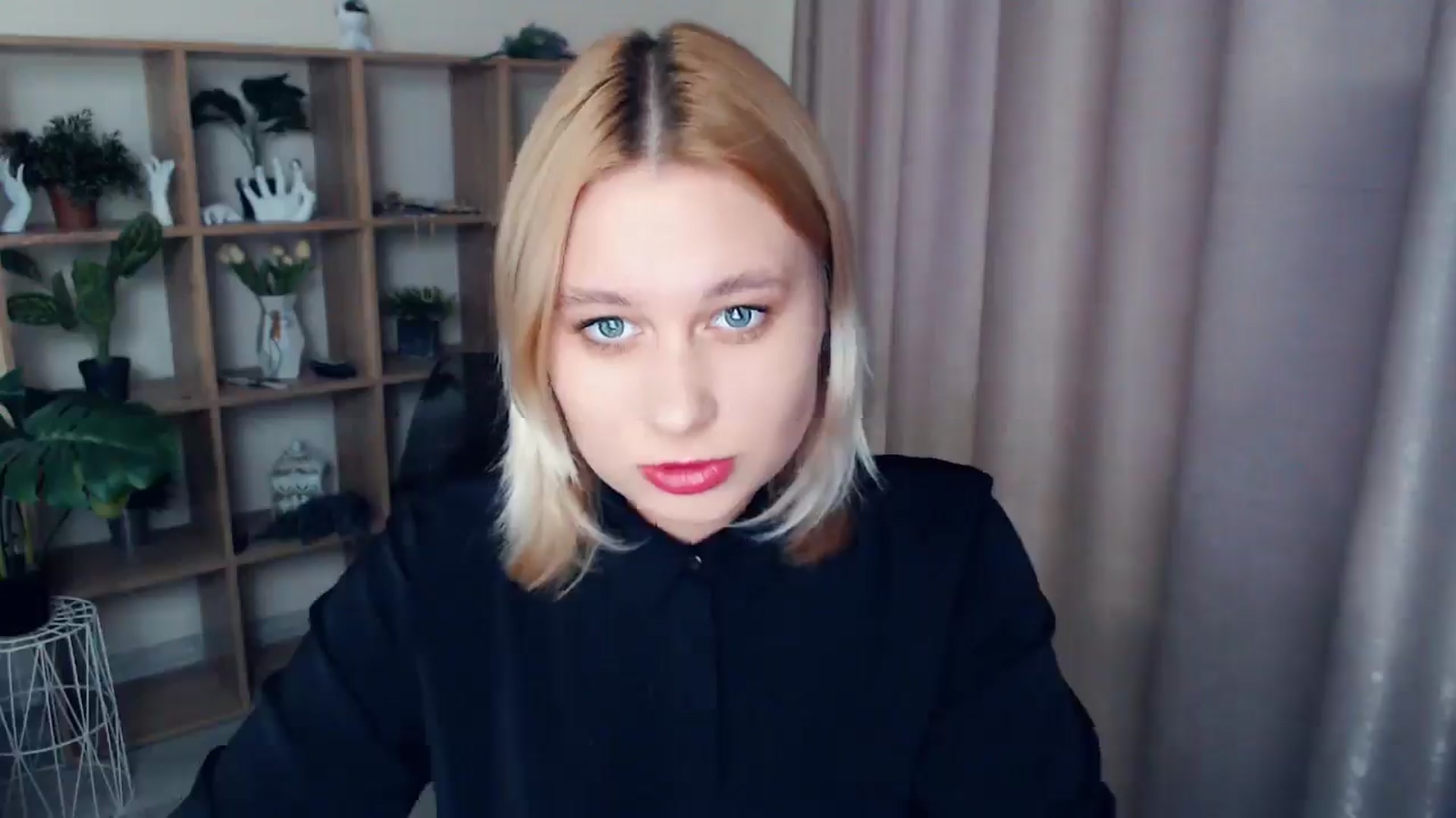 Gallery image thumbnail from Kukla_kolduna's myfreecams stream on, 02/22/2025, 15:36 image 19 of 20